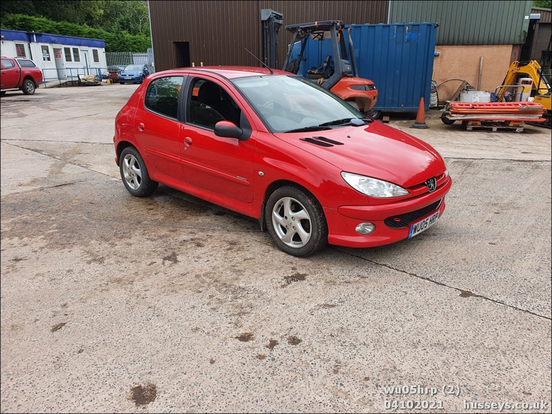 05/05 PEUGEOT 206 SPORT HDI - 1997cc 5dr Hatchback (Red, 153k) - Image 2 of 18