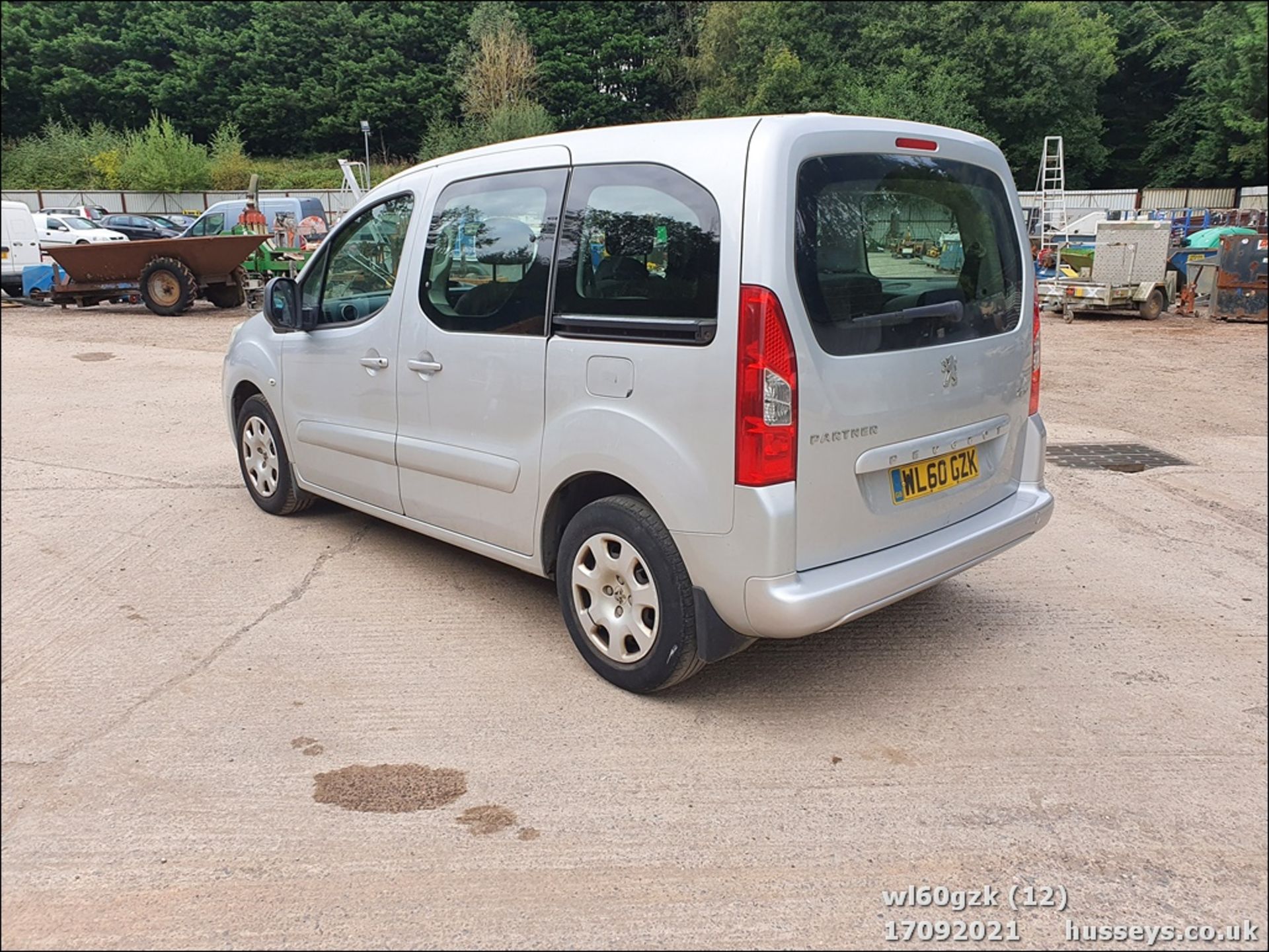 11/60 PEUGEOT PARTNER TEPEE S HDI 92 - 1560cc 5dr MPV (Silver, 89k) - Image 12 of 23