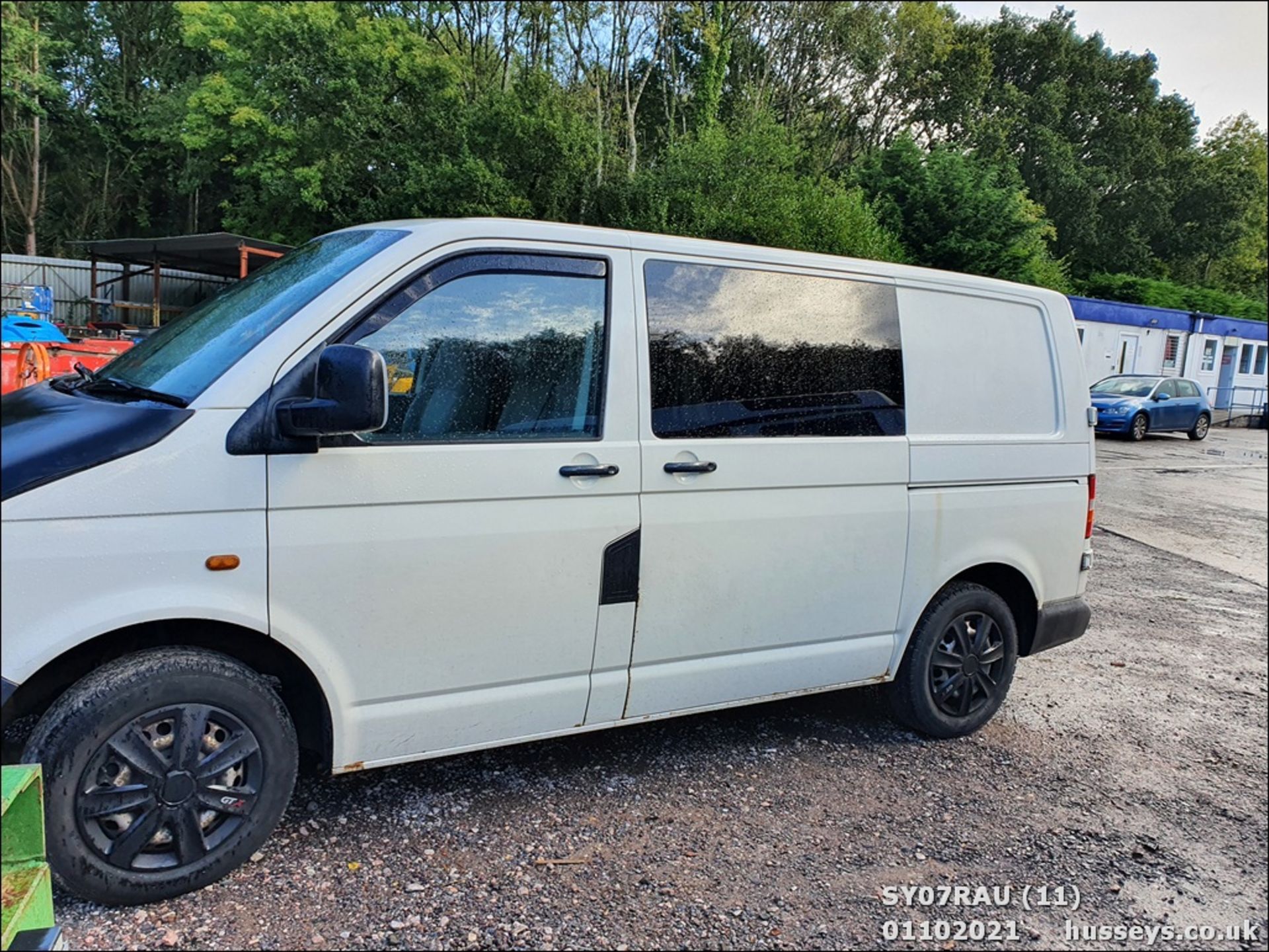 07/07 VOLKSWAGEN TRANSPORTER T28 102 TDI SWB - 1896cc 5dr Van (White, 120k) - Image 11 of 20