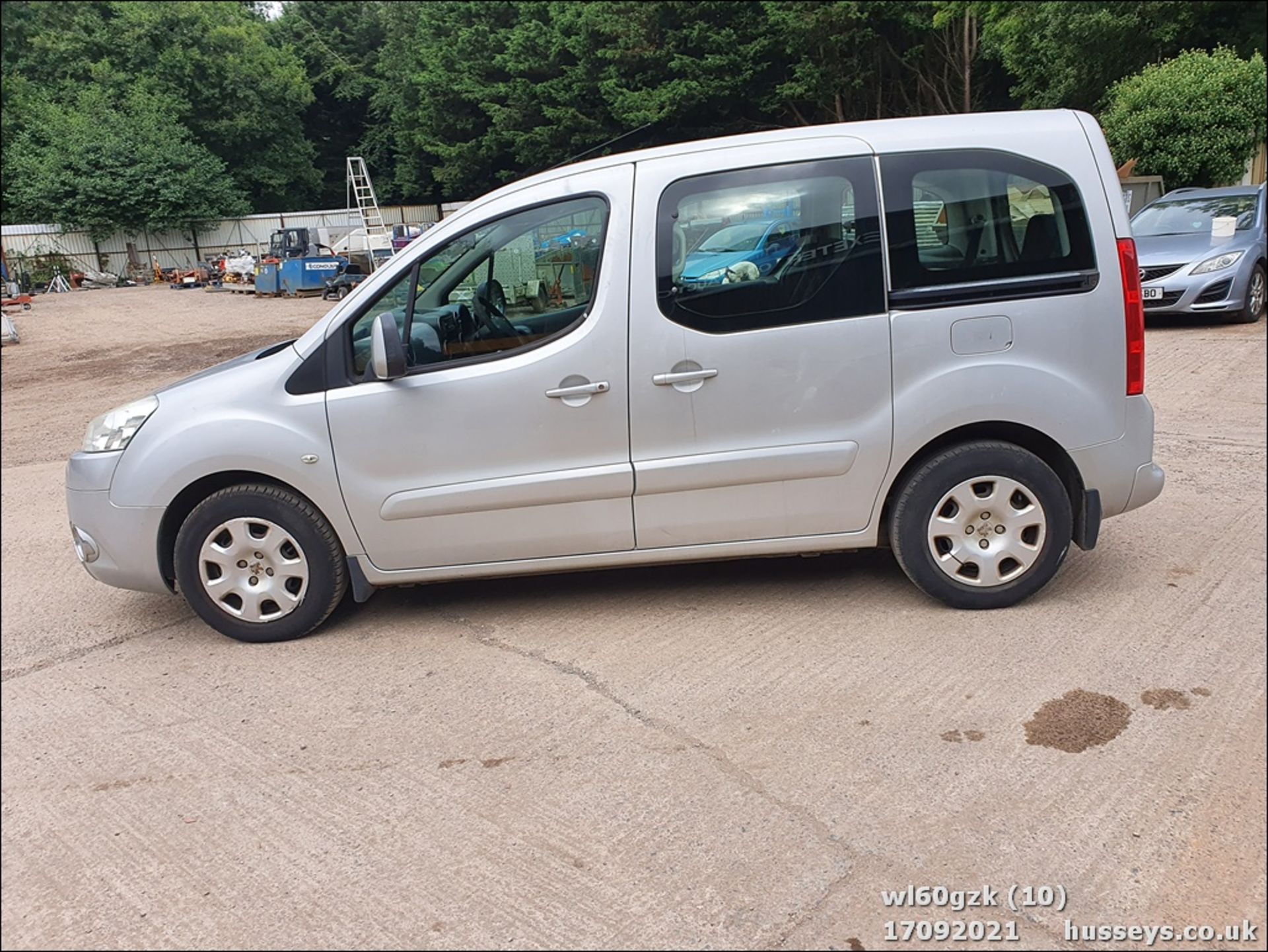 11/60 PEUGEOT PARTNER TEPEE S HDI 92 - 1560cc 5dr MPV (Silver, 89k) - Image 10 of 23