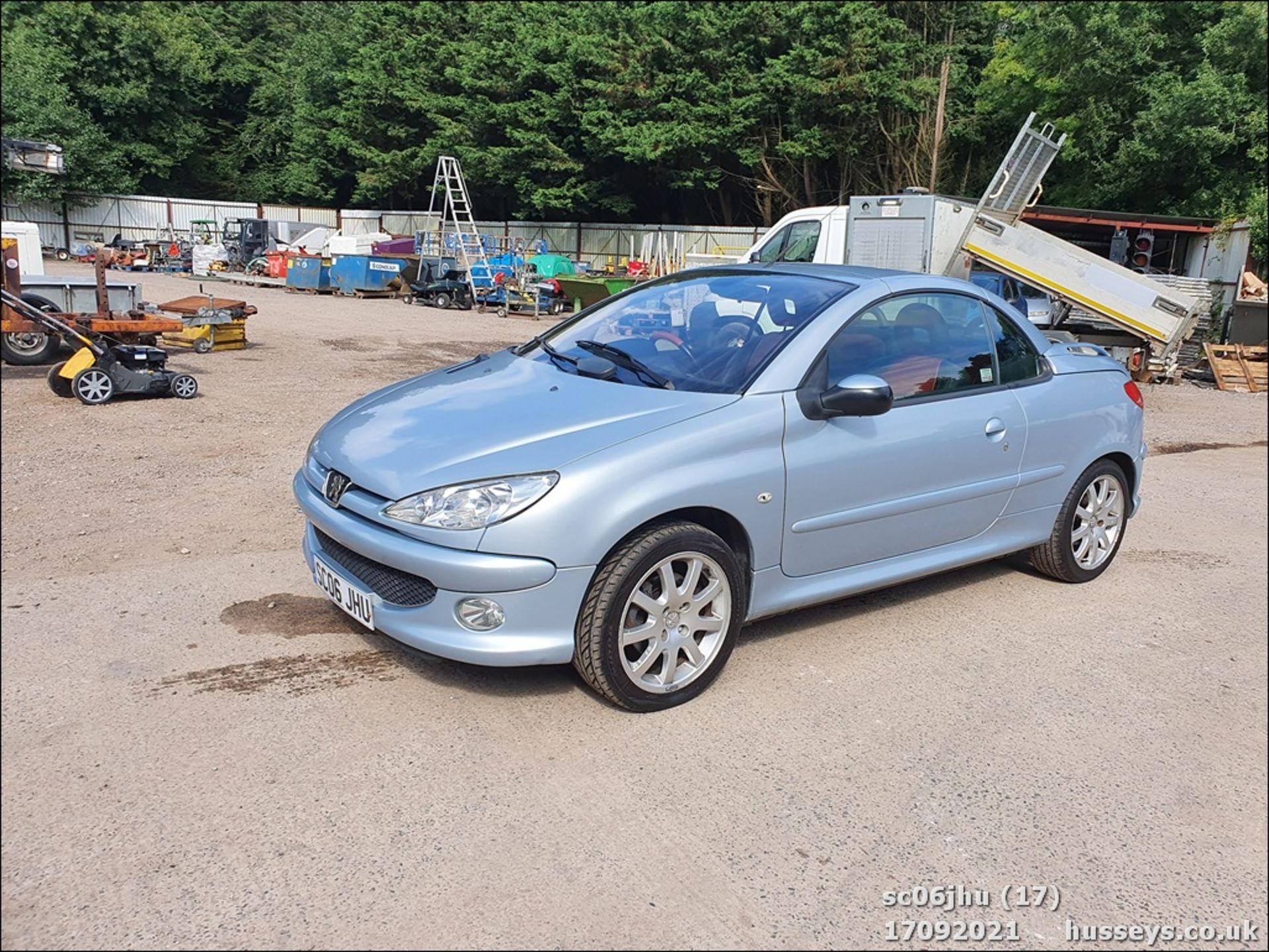 06/06 PEUGEOT 206 ALLURE CC - 1587cc 2dr Convertible (Silver, 84k) - Image 12 of 22