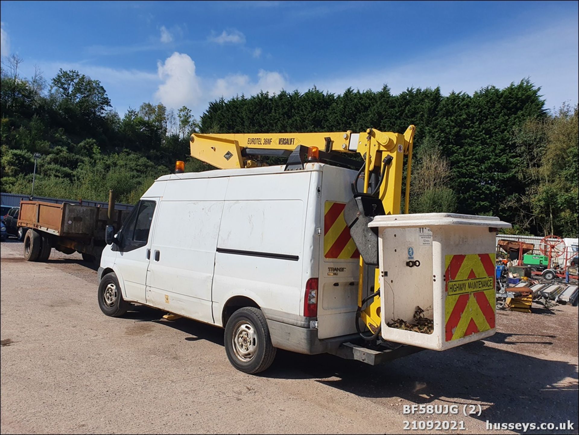 08/58 FORD TRANSIT 100 T350M RWD - 2402cc Van (White) - Image 3 of 15