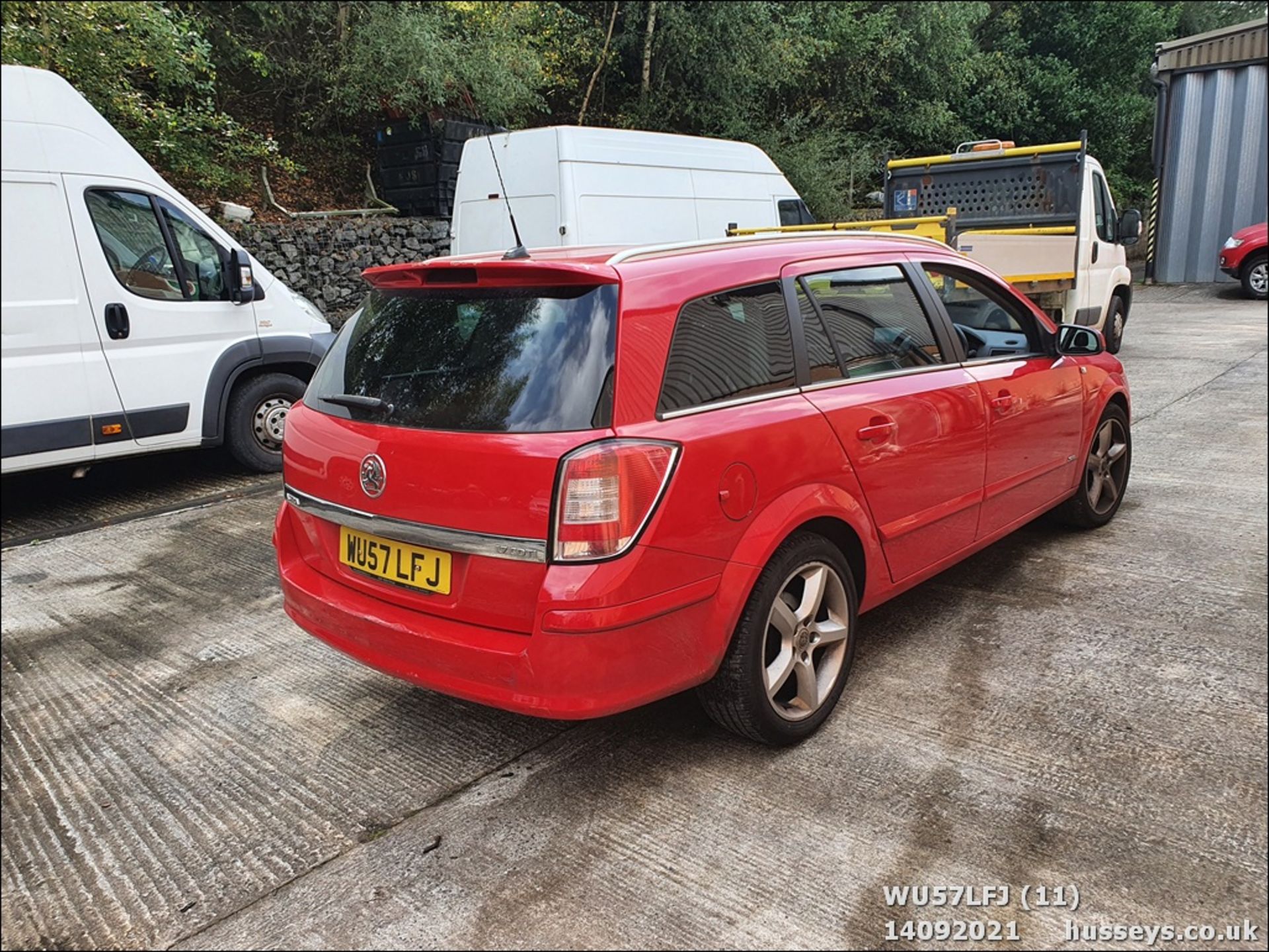 07/57 VAUXHALL ASTRA SRI CDTI 100 - 1686cc 5dr Estate (Red, 150k) - Image 11 of 17