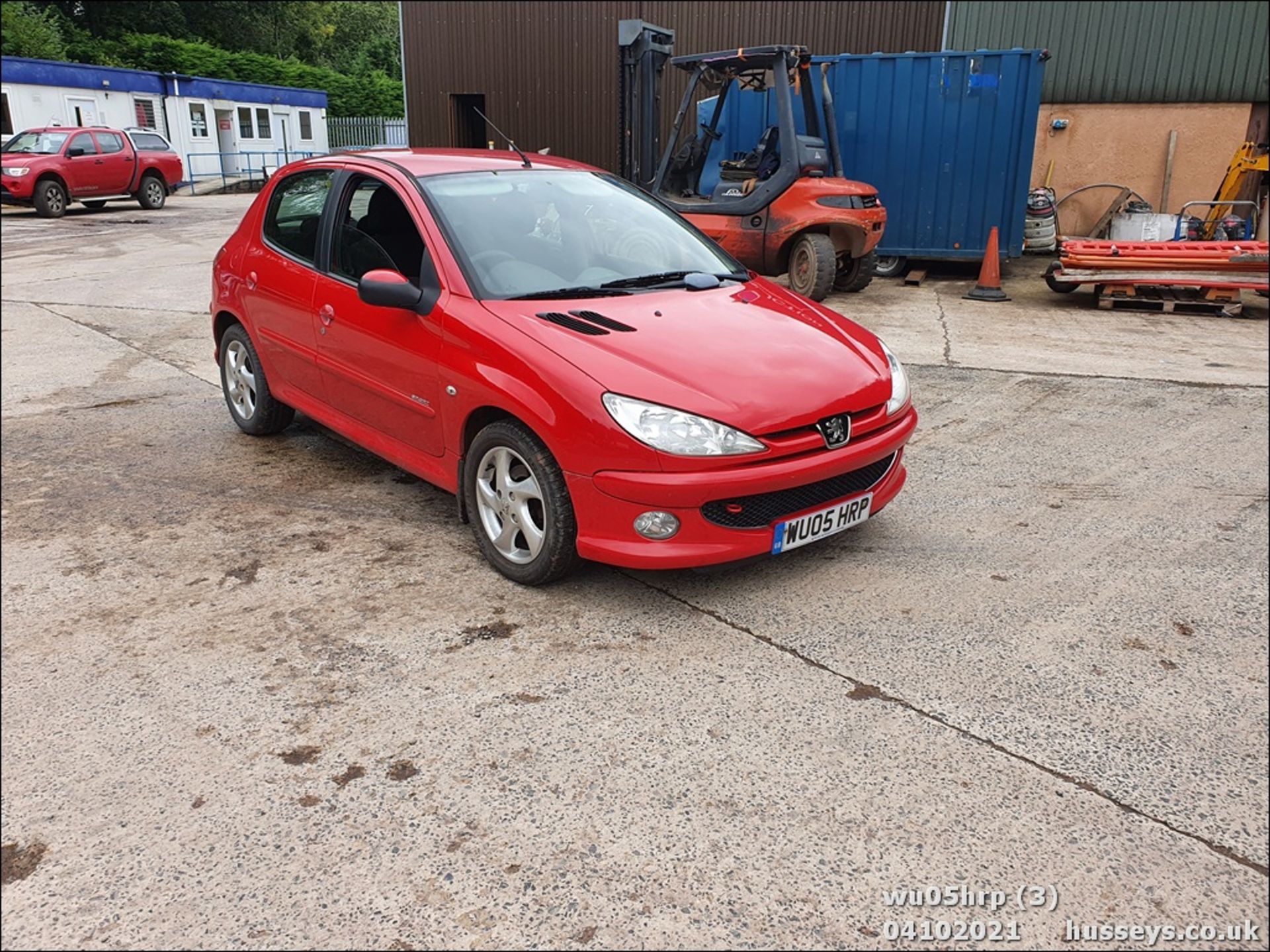 05/05 PEUGEOT 206 SPORT HDI - 1997cc 5dr Hatchback (Red, 153k) - Image 3 of 18