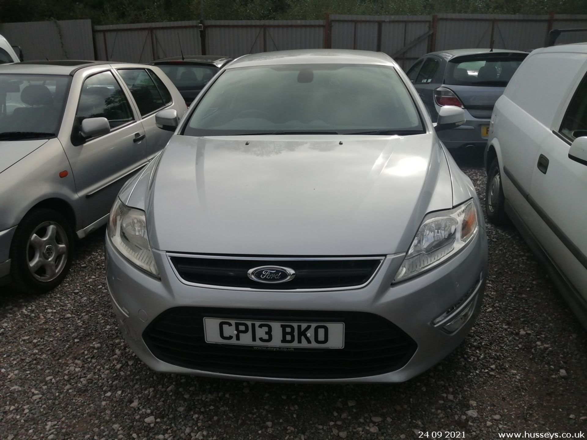 13/13 FORD MONDEO ZETEC BUSINESS EDN - 1997cc 5dr Hatchback (Silver, 111k) - Image 2 of 12