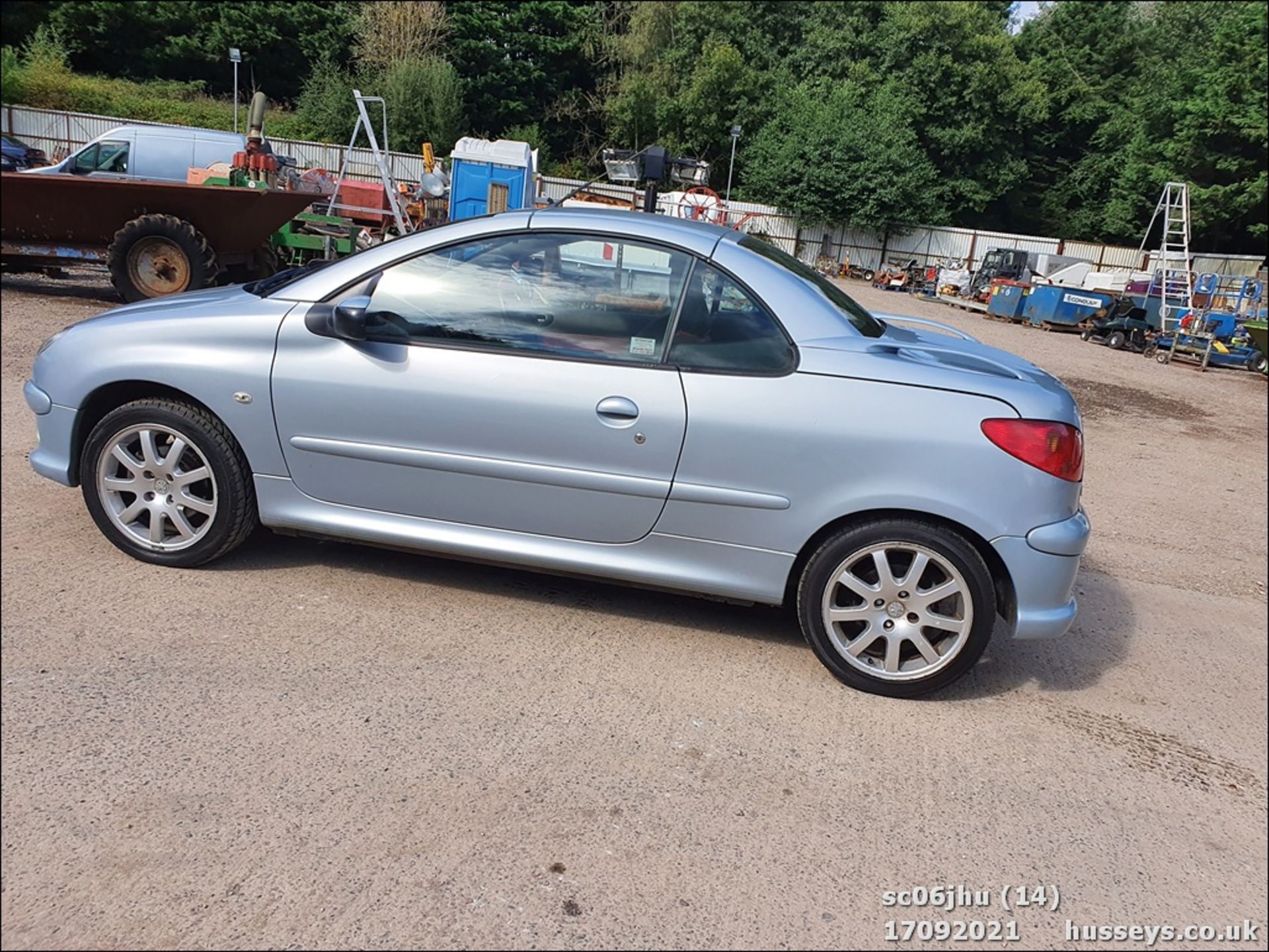 06/06 PEUGEOT 206 ALLURE CC - 1587cc 2dr Convertible (Silver, 84k) - Image 9 of 22