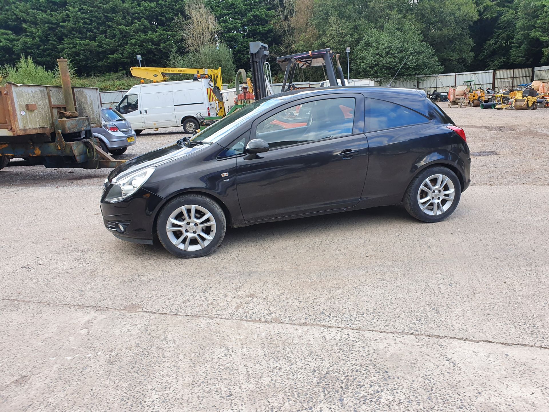 10/60 VAUXHALL CORSA SXI - 1398cc 3dr Hatchback (Black, 78k) - Image 10 of 26