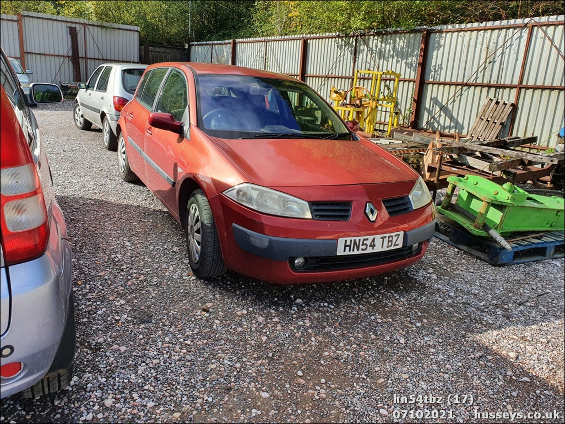 04/54 RENAULT MEGANE EXPRESSION DCI 100 - 1461cc 5dr Hatchback (Red, 130k) - Image 16 of 25