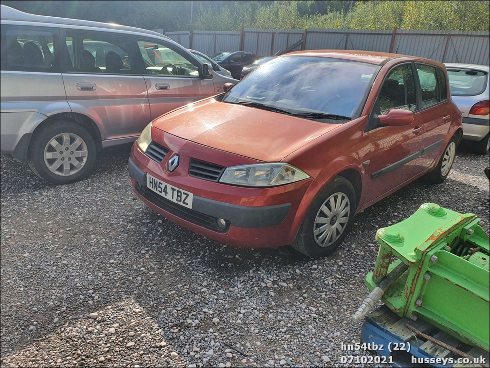 04/54 RENAULT MEGANE EXPRESSION DCI 100 - 1461cc 5dr Hatchback (Red, 130k) - Image 21 of 25