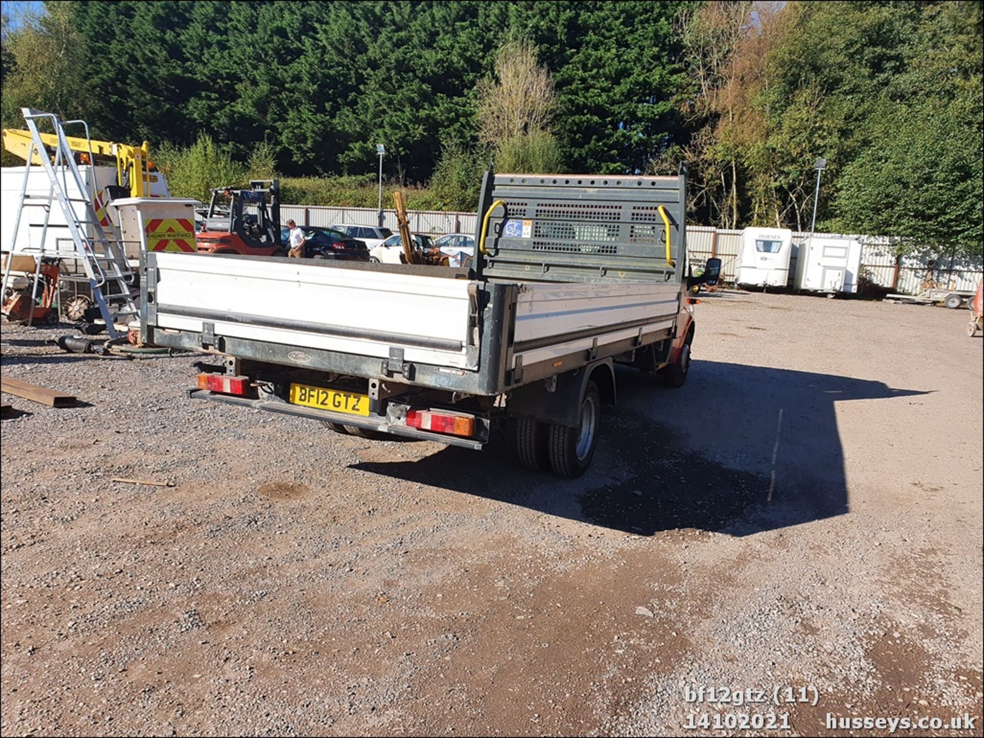 12/12 FORD TRANSIT T350 100 RWD DROPSIDE - 2198cc 2dr (Red) - Image 10 of 18