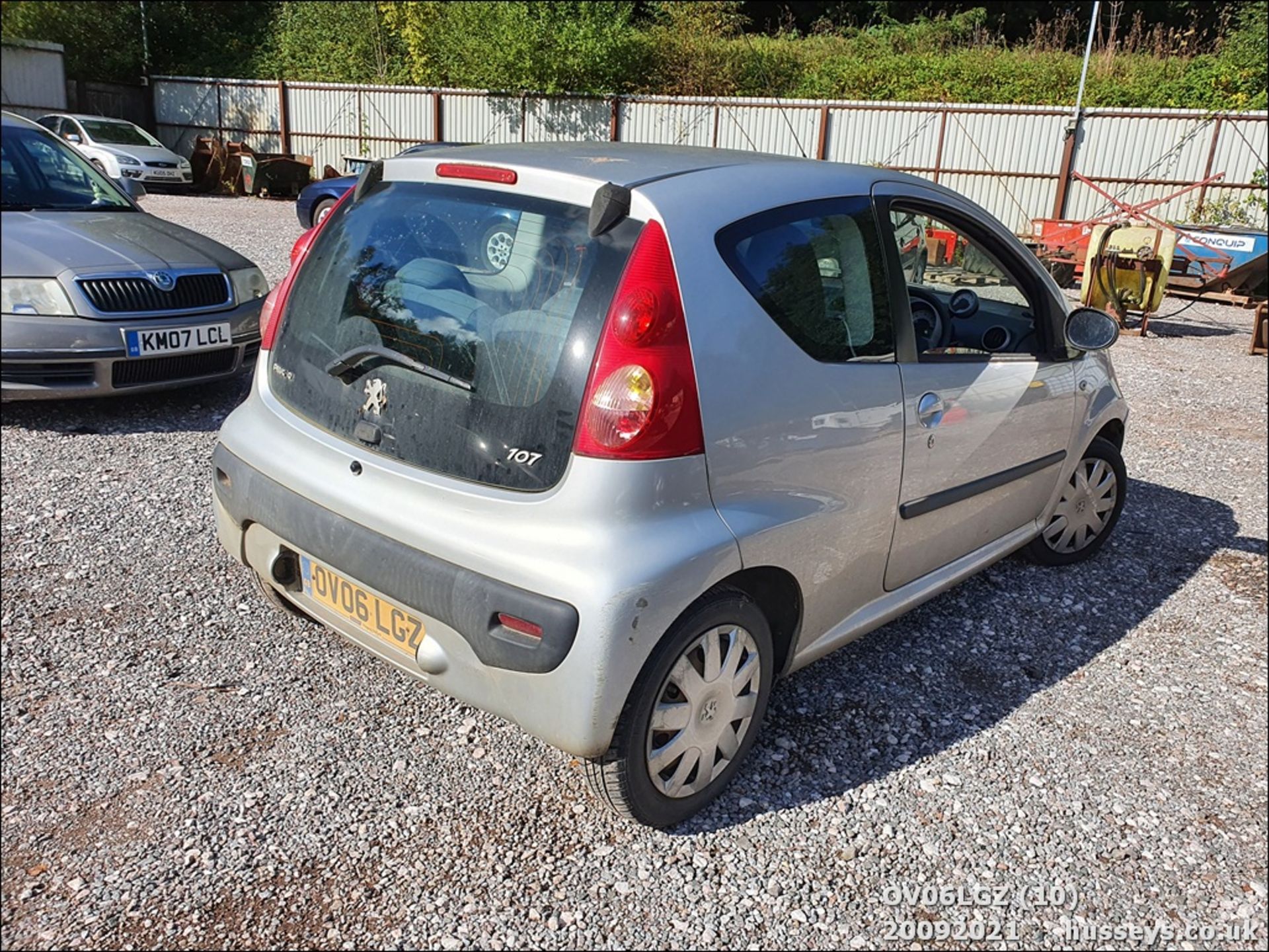 06/06 PEUGEOT 107 URBAN - 998cc 3dr Hatchback (Silver) - Image 10 of 20