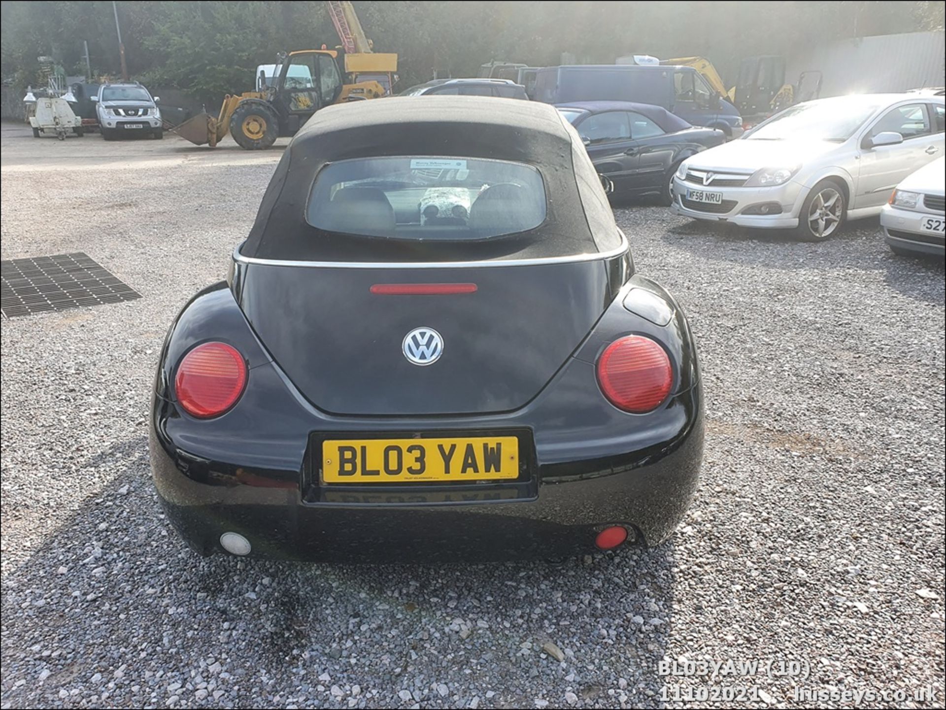 03/03 VOLKSWAGEN BEETLE CABRIOLET - 1595cc 2dr Convertible (Black, 109k) - Image 10 of 17