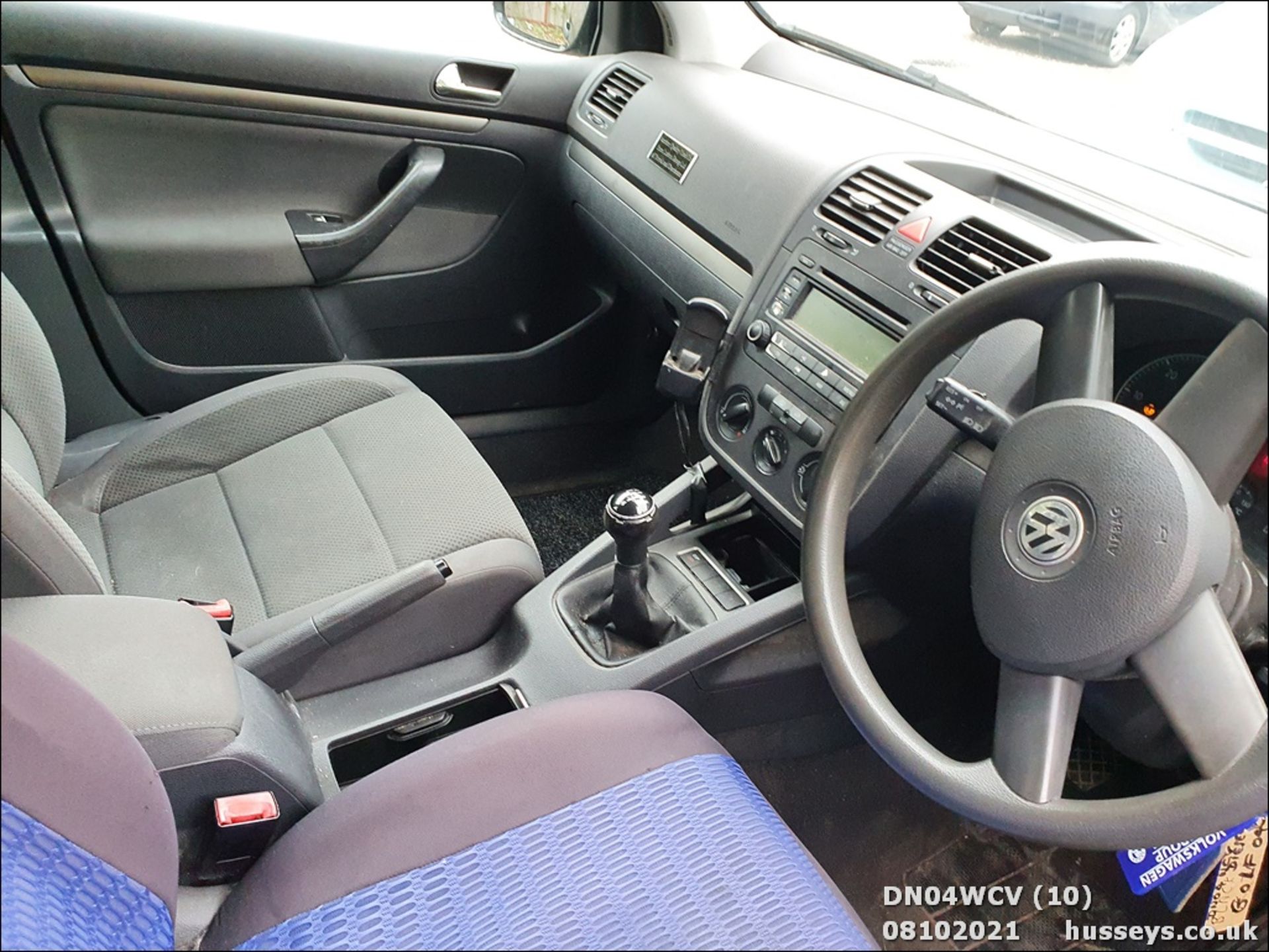 04/04 VOLKSWAGEN GOLF TDI SE - 1896cc 5dr Hatchback (Black, 191k) - Image 10 of 11