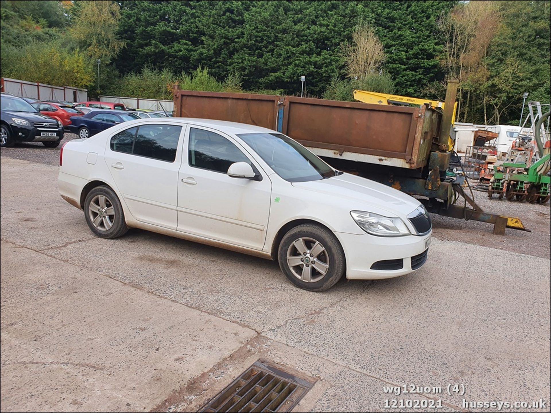 12/12 SKODA OCTAVIA GREENLINE TDI CR - 1598cc 5dr Hatchback (White, 147k) - Image 4 of 16