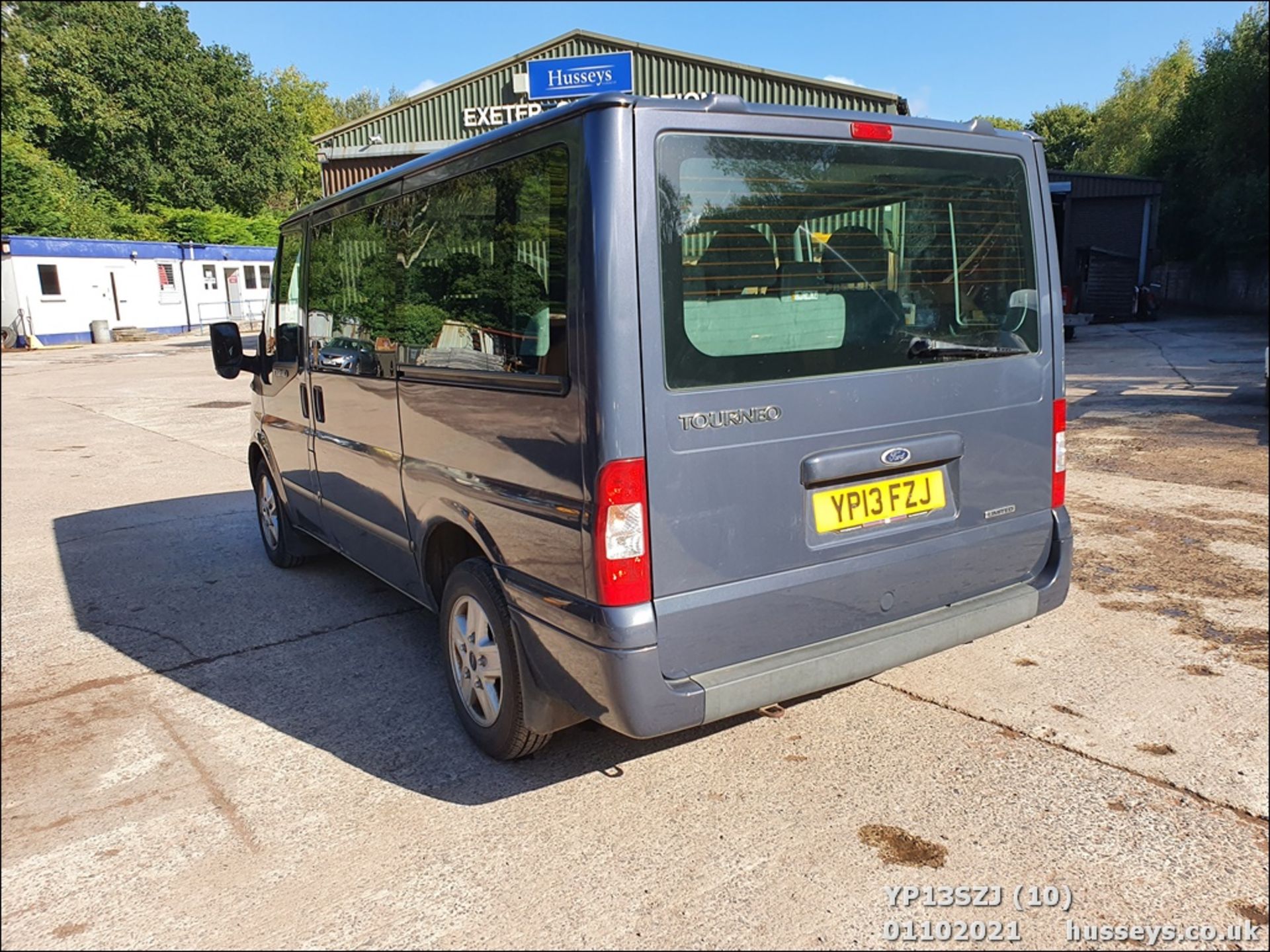 13/13 FORD TRANSIT 125 T280 FWD - 2198cc 5dr MPV (Grey) - Image 15 of 18