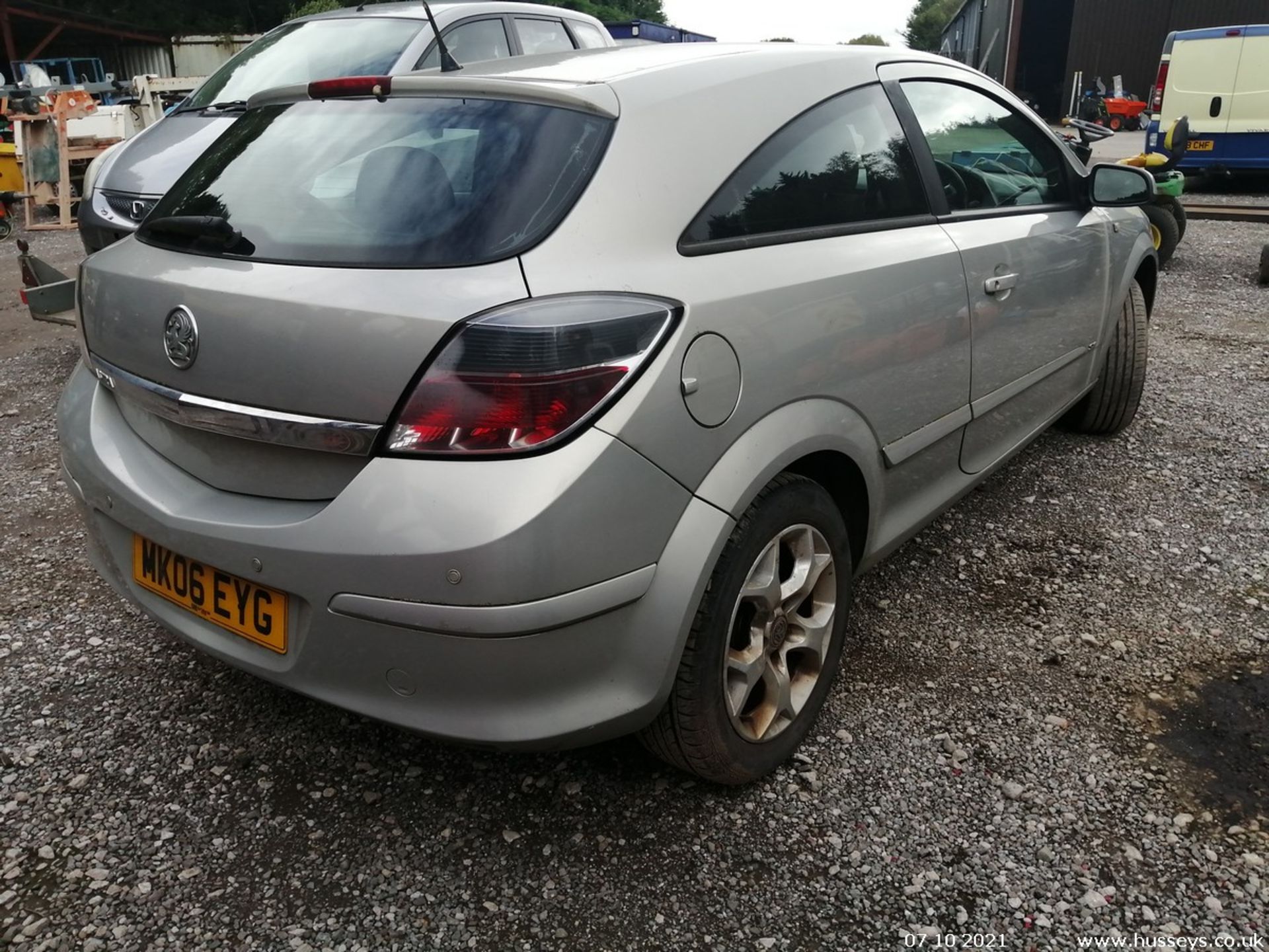 06/06 VAUXHALL ASTRA SXI - 1364cc 3dr Hatchback (Silver) - Image 13 of 26