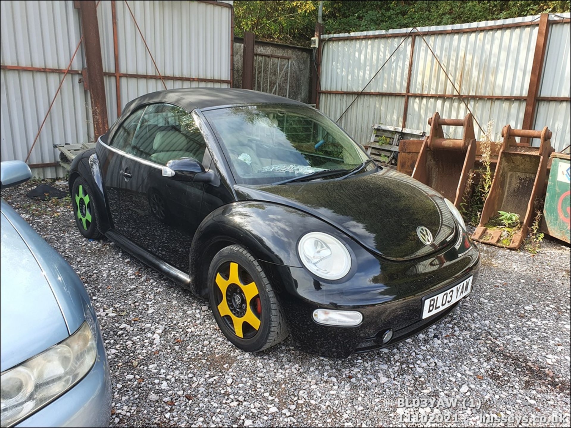 03/03 VOLKSWAGEN BEETLE CABRIOLET - 1595cc 2dr Convertible (Black, 109k) - Image 2 of 17