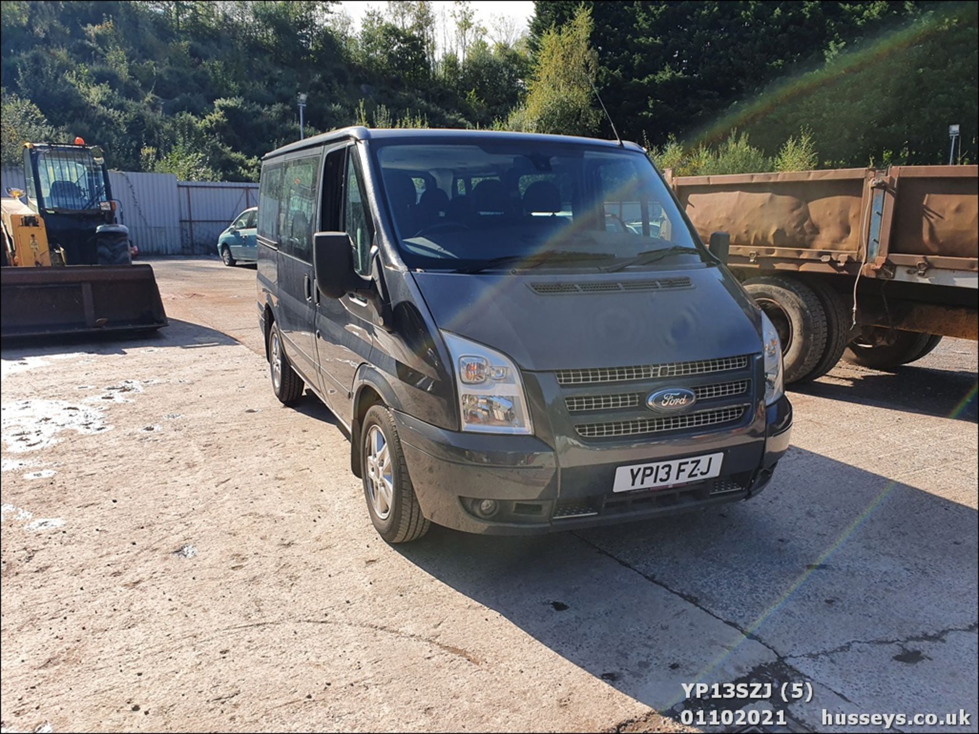 13/13 FORD TRANSIT 125 T280 FWD - 2198cc 5dr MPV (Grey) - Image 3 of 18