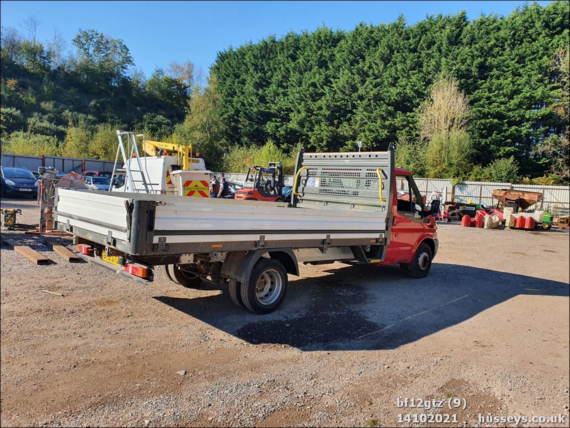 12/12 FORD TRANSIT T350 100 RWD DROPSIDE - 2198cc 2dr (Red) - Image 8 of 18