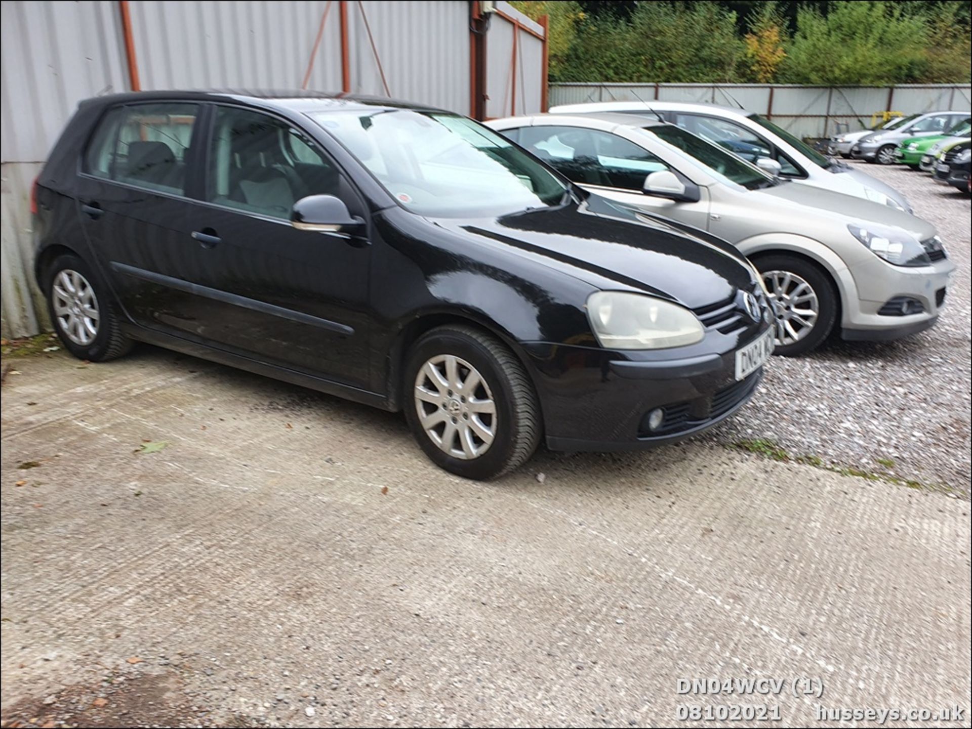 04/04 VOLKSWAGEN GOLF TDI SE - 1896cc 5dr Hatchback (Black, 191k) - Image 5 of 11