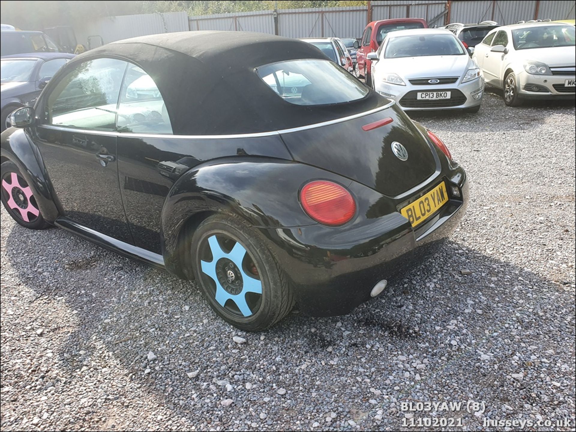 03/03 VOLKSWAGEN BEETLE CABRIOLET - 1595cc 2dr Convertible (Black, 109k) - Image 8 of 17