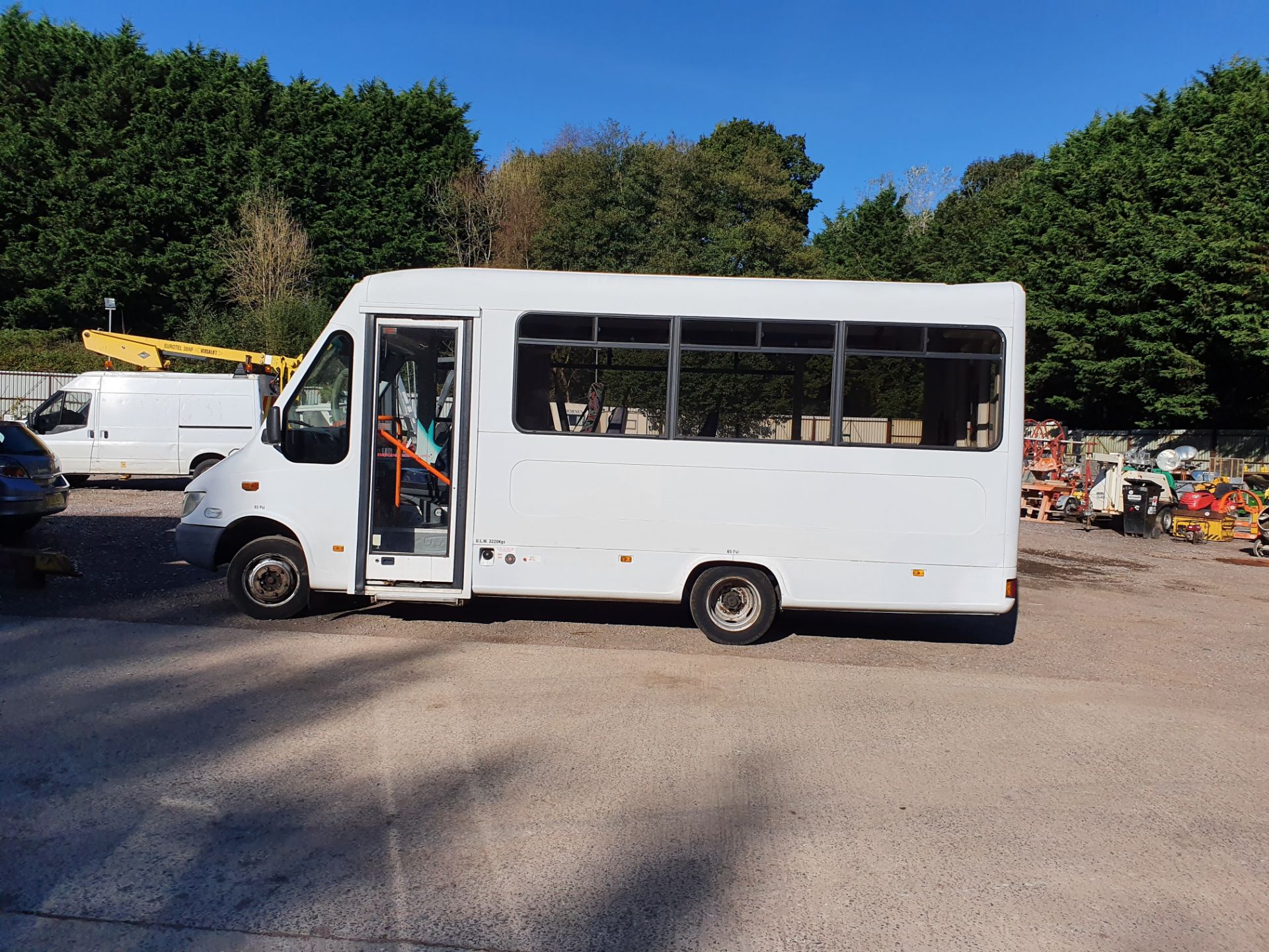 02/52 MERCEDES SPRINTER 411 CDI - 2151cc 2dr Minibus (White) - Image 3 of 16