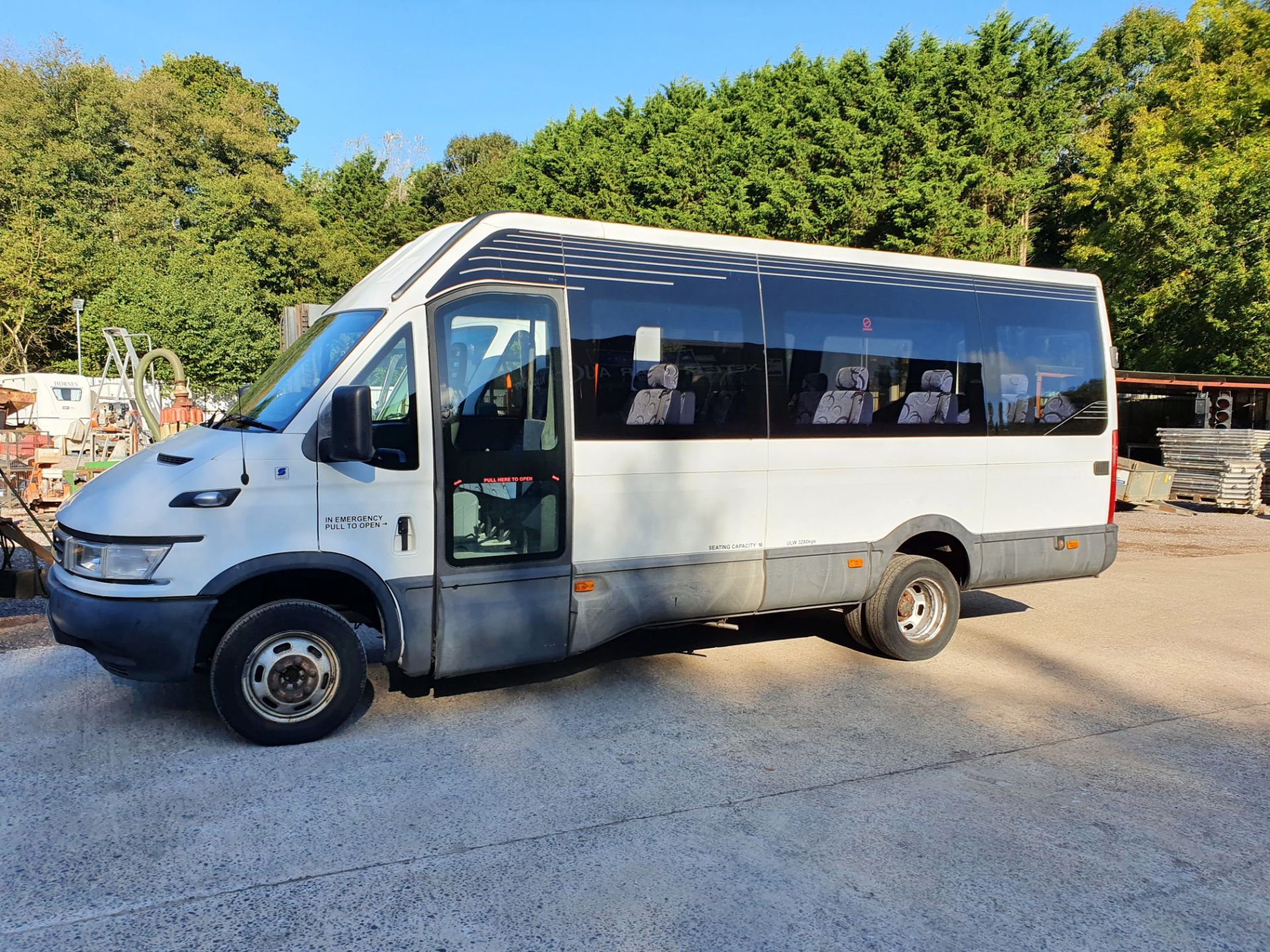 07/07 IRIS.BUS DAILY - 2998cc 2dr Minibus (White) - Image 5 of 18
