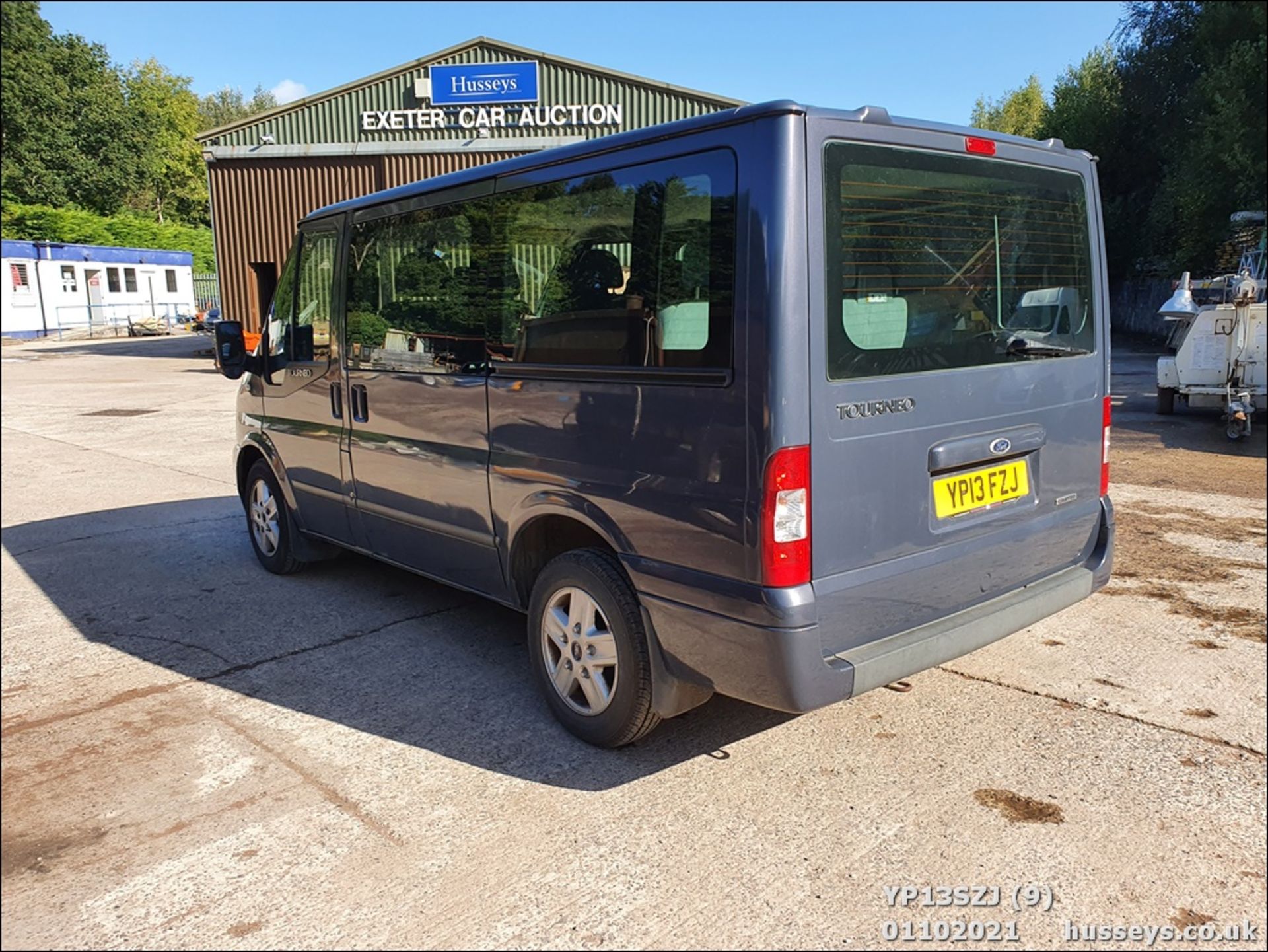 13/13 FORD TRANSIT 125 T280 FWD - 2198cc 5dr MPV (Grey) - Image 16 of 18