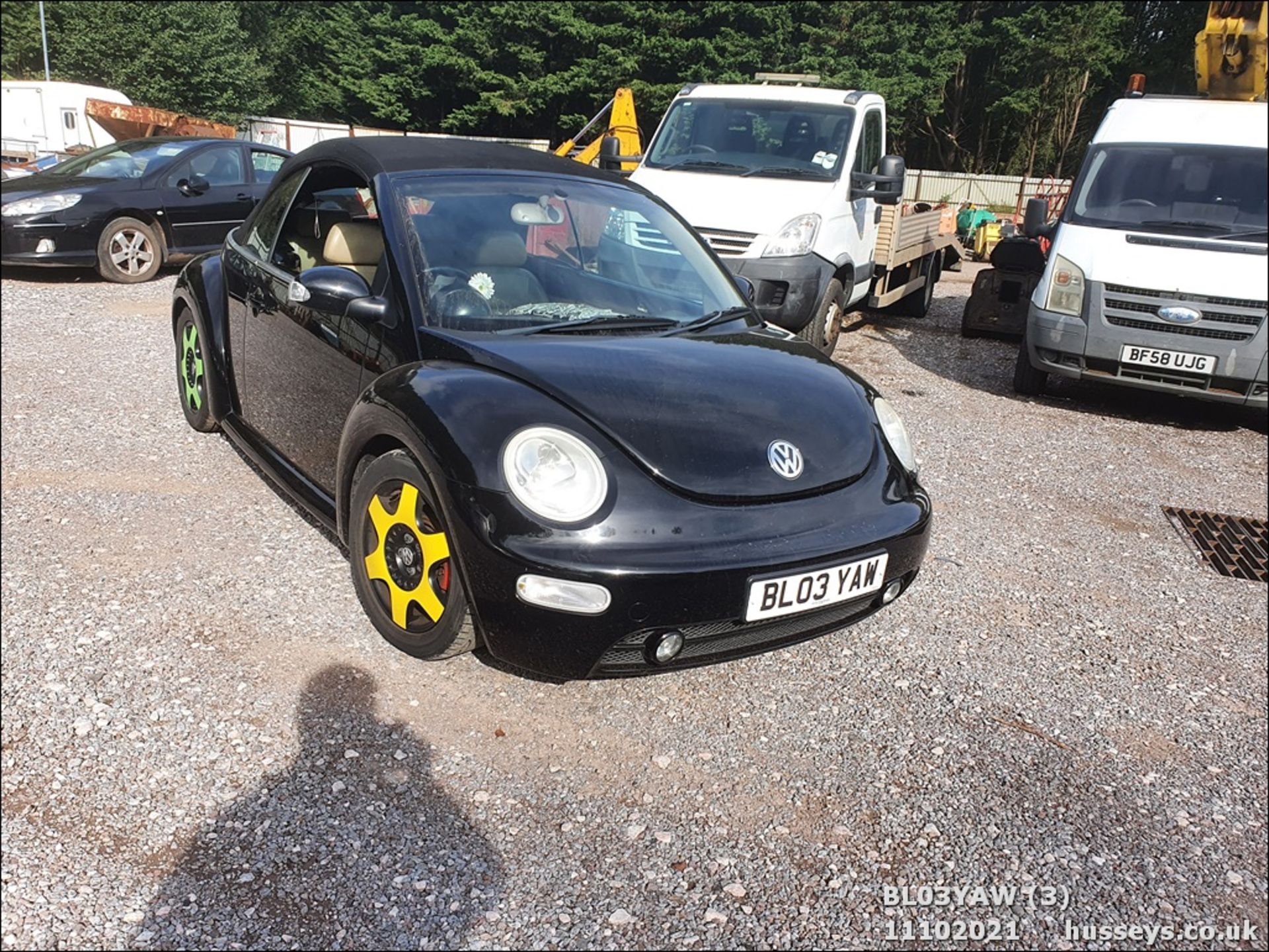 03/03 VOLKSWAGEN BEETLE CABRIOLET - 1595cc 2dr Convertible (Black, 109k) - Image 4 of 17