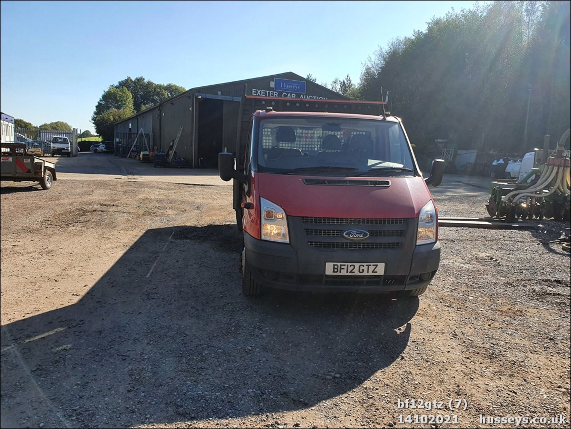 12/12 FORD TRANSIT T350 100 RWD DROPSIDE - 2198cc 2dr (Red) - Image 6 of 18