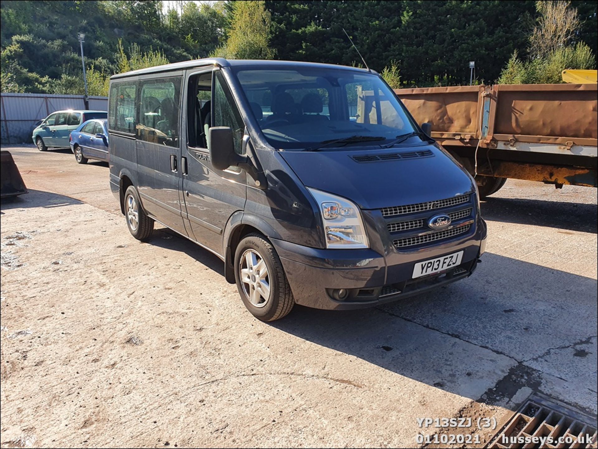 13/13 FORD TRANSIT 125 T280 FWD - 2198cc 5dr MPV (Grey) - Image 5 of 18