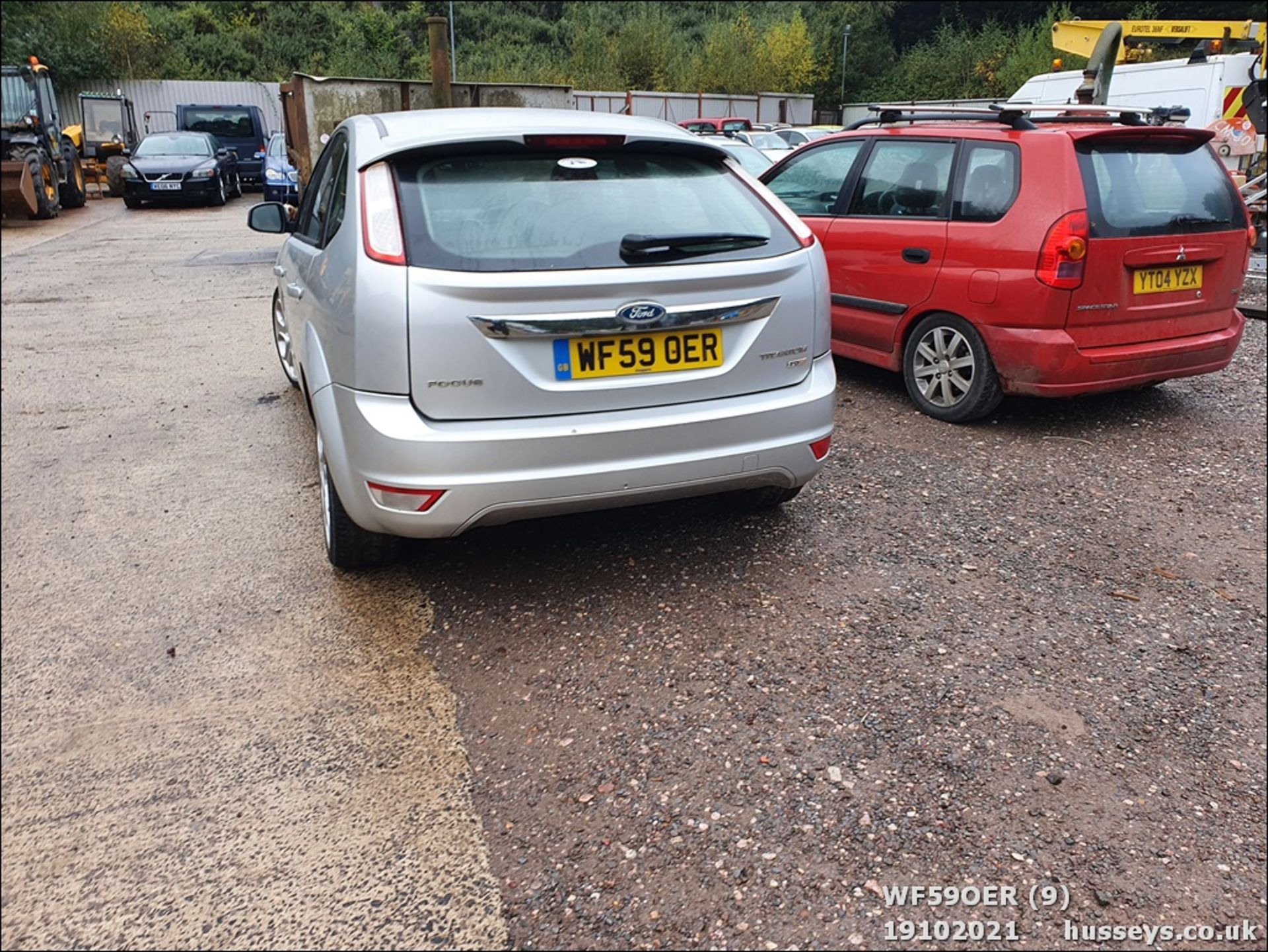 09/59 FORD FOCUS TITANIUM TD 115 - 1753cc 5dr Hatchback (Silver, 160k) - Image 8 of 17