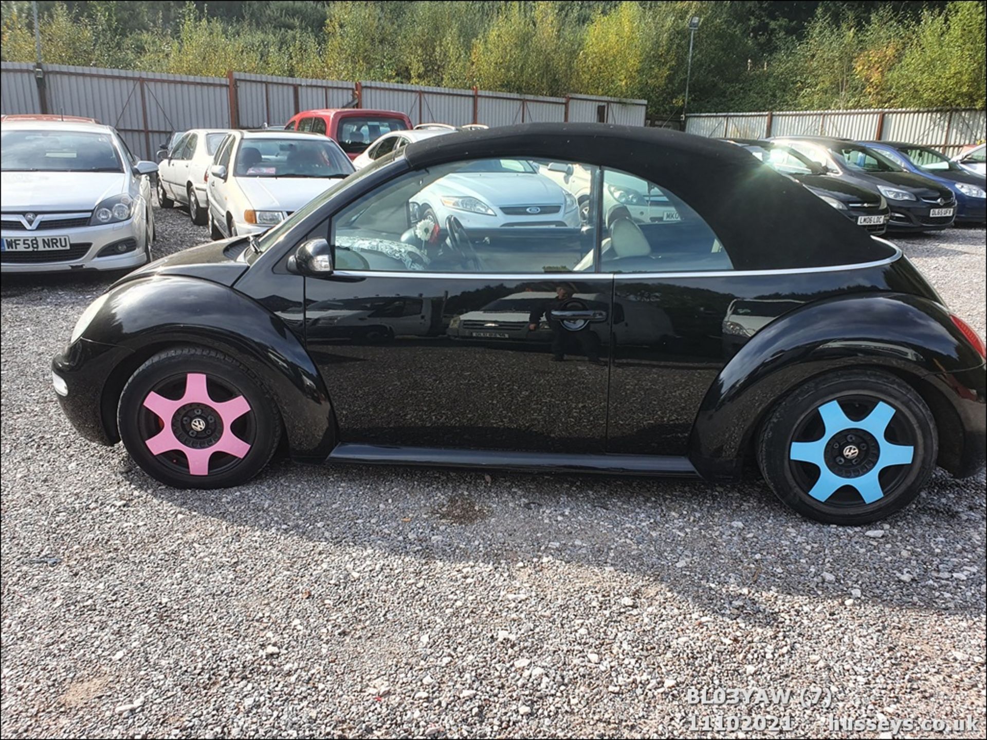 03/03 VOLKSWAGEN BEETLE CABRIOLET - 1595cc 2dr Convertible (Black, 109k) - Image 7 of 17