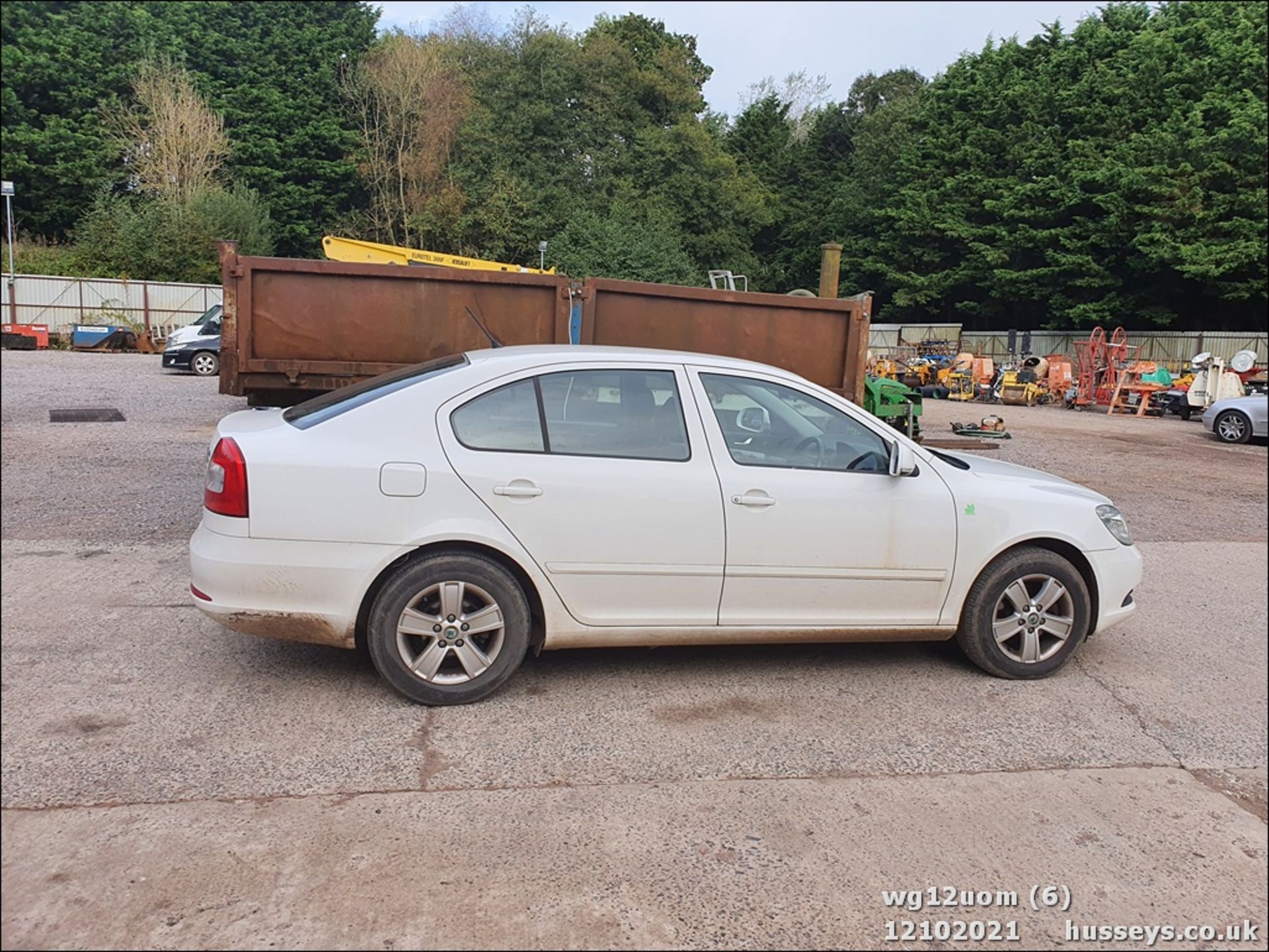 12/12 SKODA OCTAVIA GREENLINE TDI CR - 1598cc 5dr Hatchback (White, 147k) - Image 6 of 16