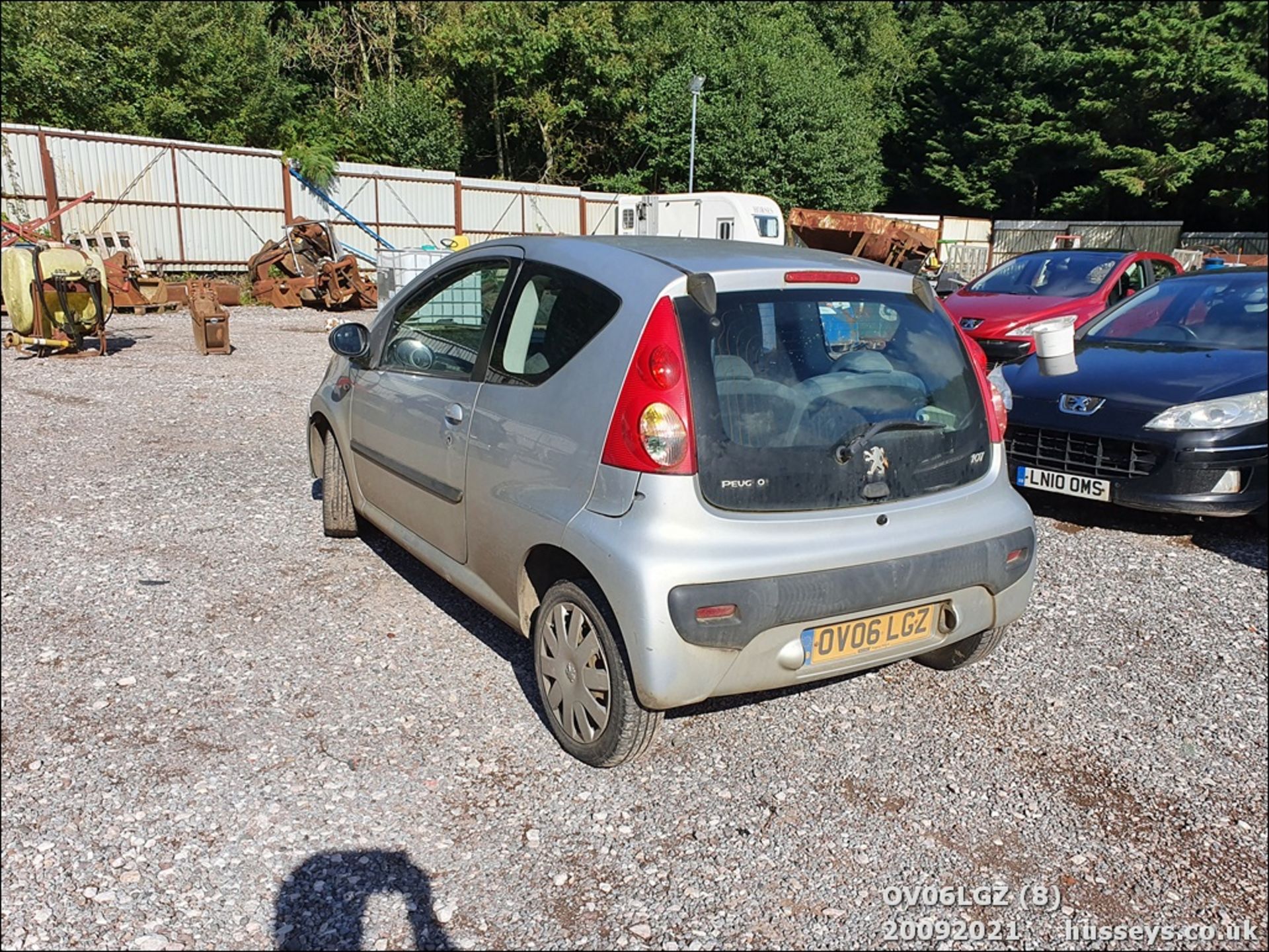 06/06 PEUGEOT 107 URBAN - 998cc 3dr Hatchback (Silver) - Image 8 of 20