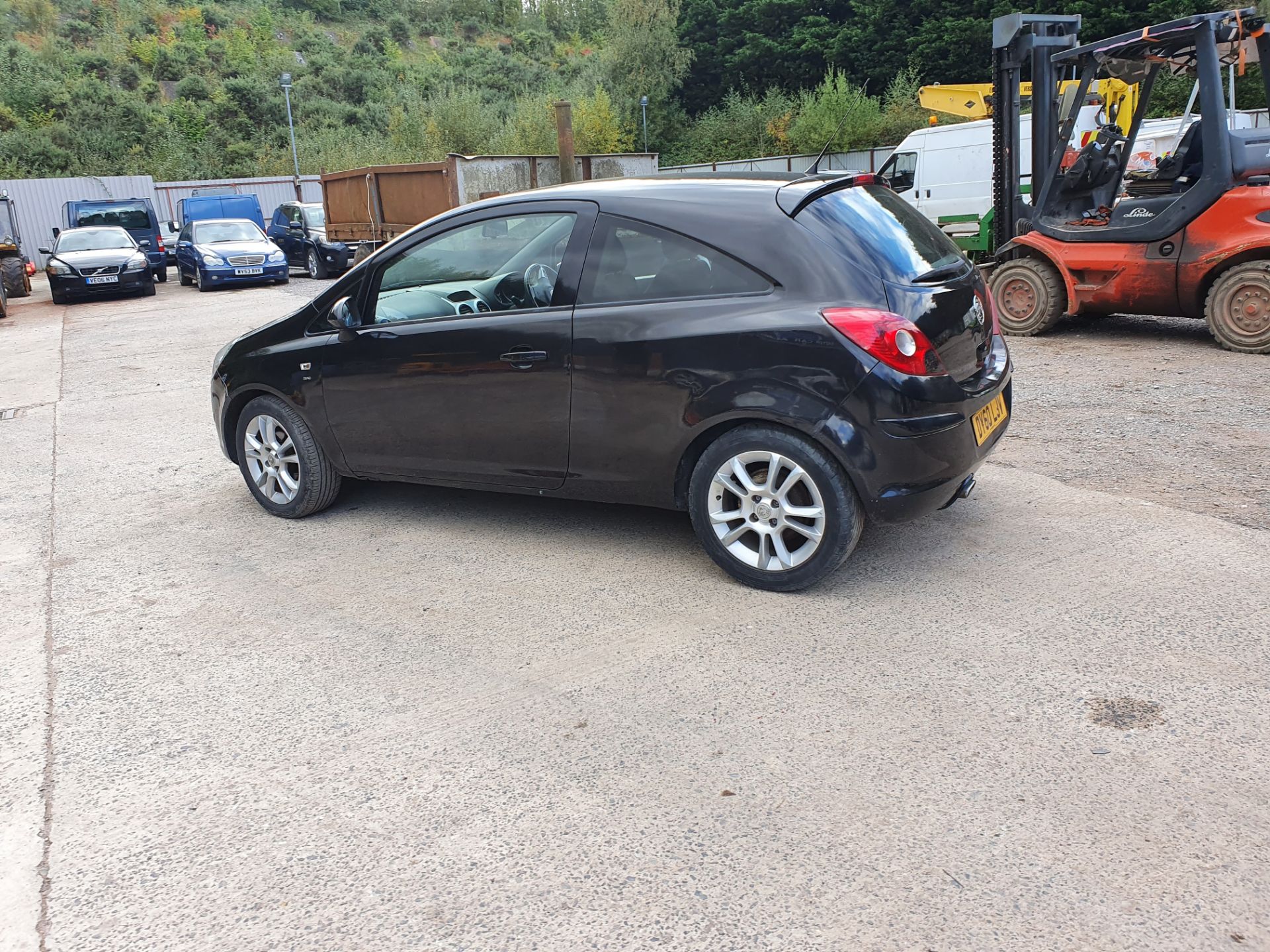 10/60 VAUXHALL CORSA SXI - 1398cc 3dr Hatchback (Black, 78k) - Image 13 of 26