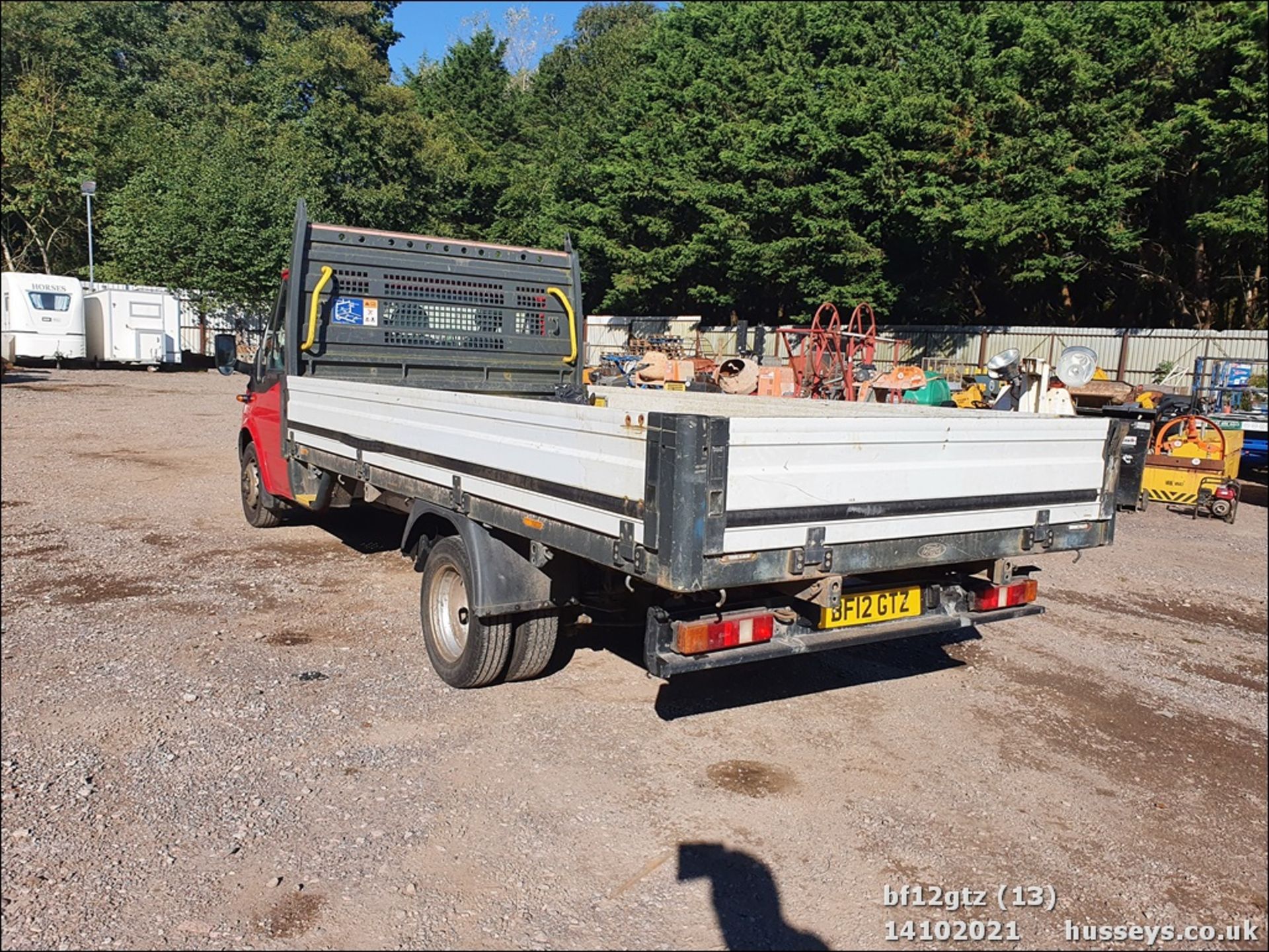 12/12 FORD TRANSIT T350 100 RWD DROPSIDE - 2198cc 2dr (Red) - Image 12 of 18