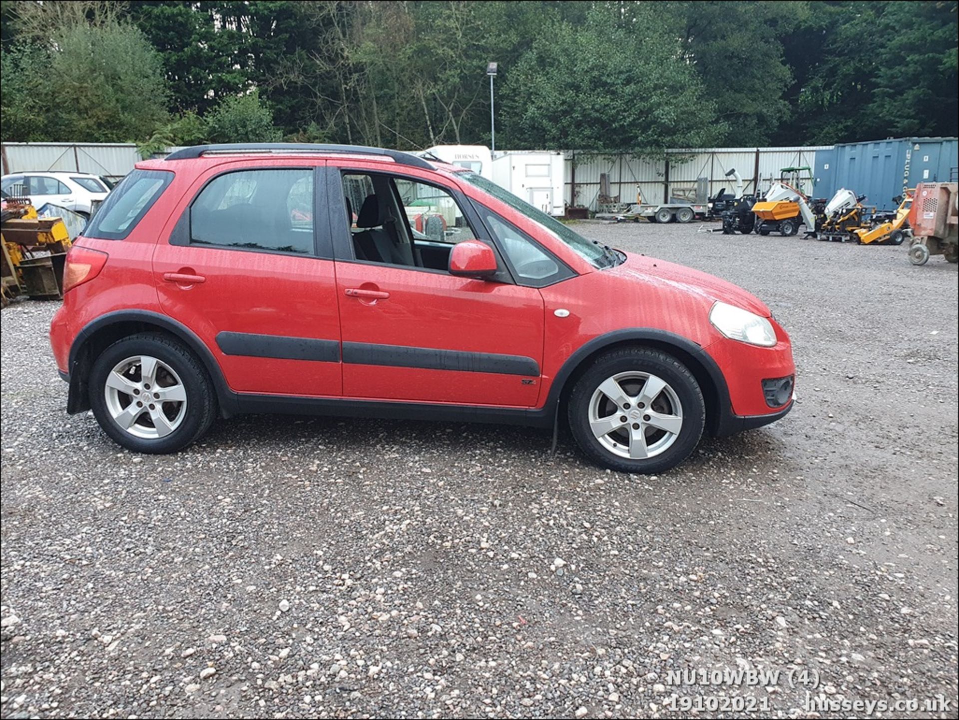 10/10 SUZUKI SX4 SZ4 - 1586cc 5dr Hatchback (Red) - Image 3 of 20