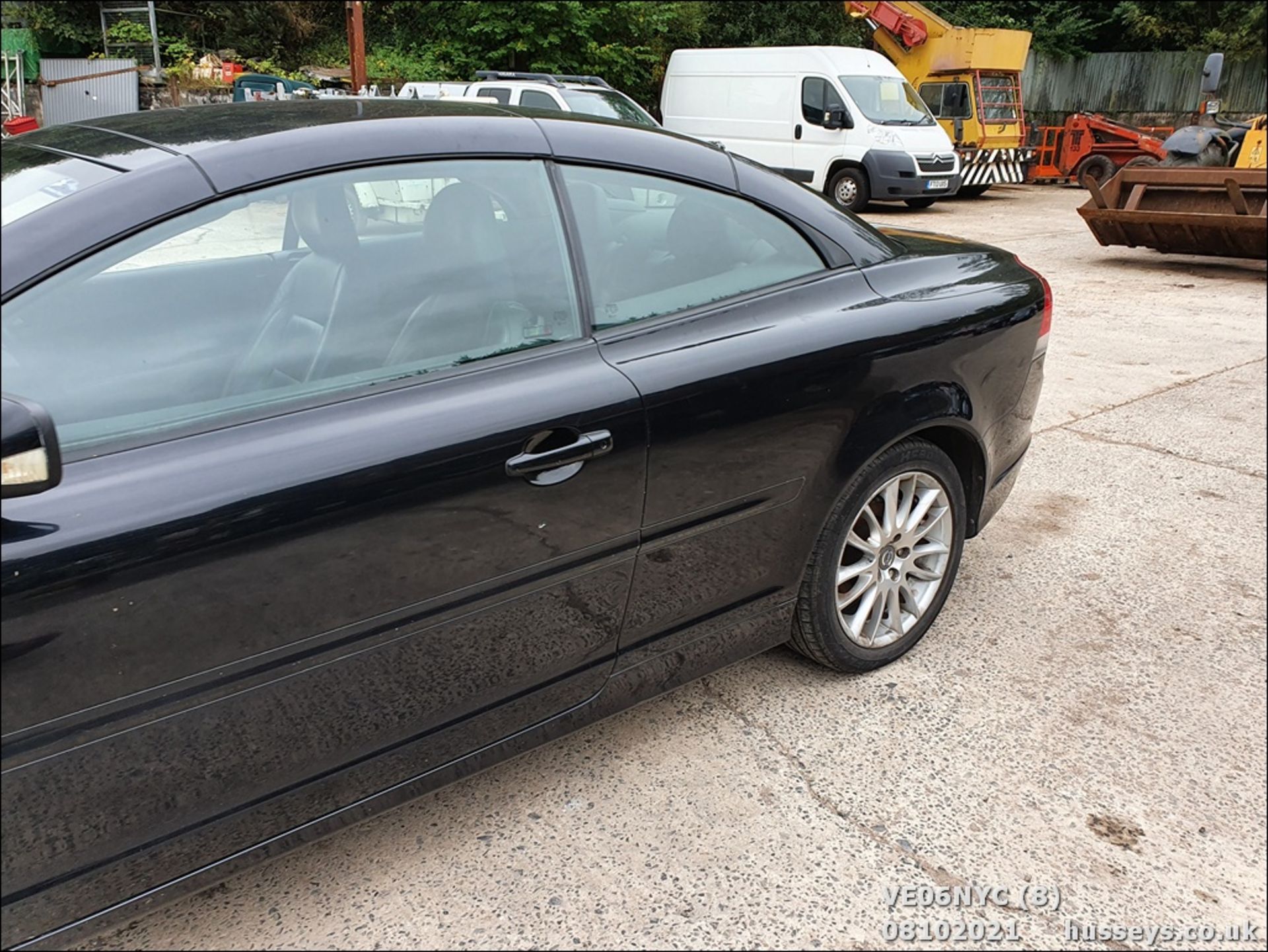 06/06 VOLVO C70 SE AUTO - 2435cc 2dr Convertible (Black, 115k) - Image 8 of 18