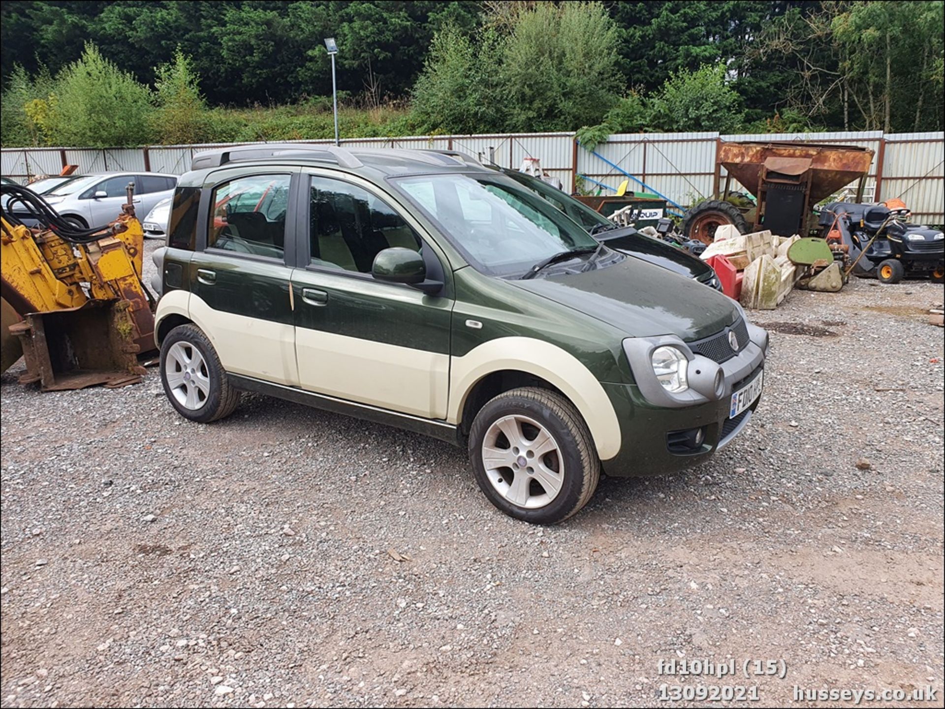 10/10 FIAT PANDA CROSS M-JET 4X4 - 1248cc 5dr Hatchback (Green, 58k) - Image 15 of 15