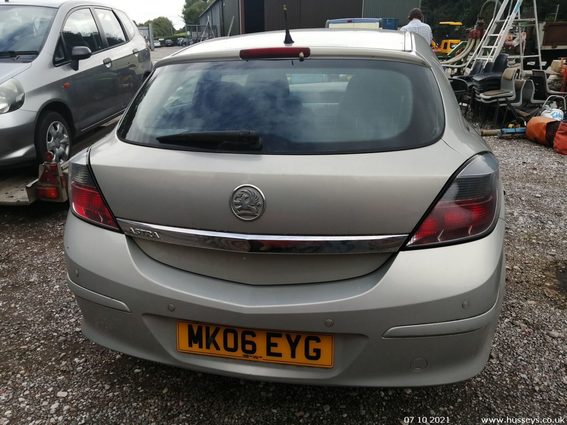 06/06 VAUXHALL ASTRA SXI - 1364cc 3dr Hatchback (Silver) - Image 15 of 26