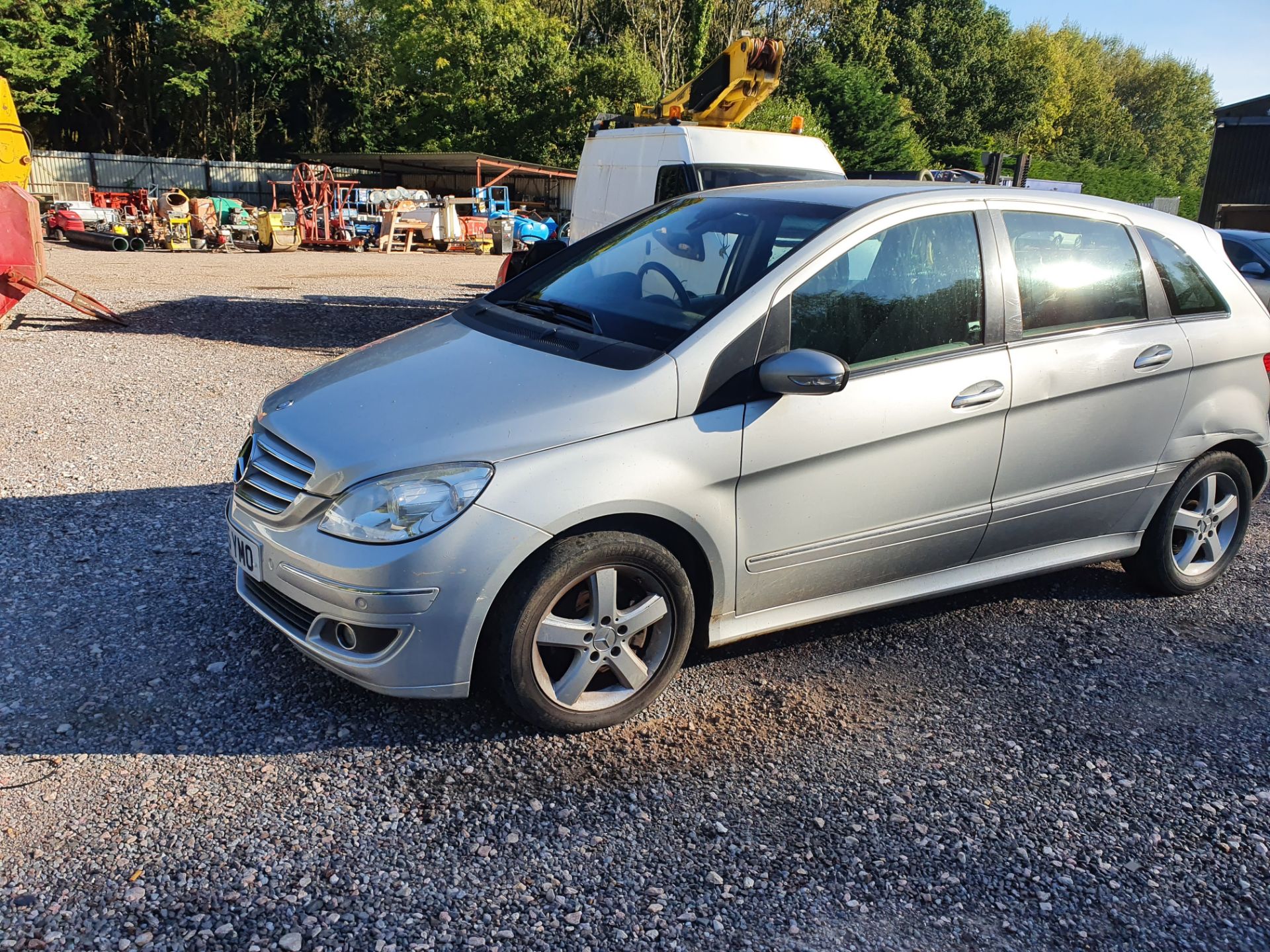 05/55 MERCEDES B200 CDI SE CVT - 1992cc 5dr MPV (Silver) - Image 7 of 17