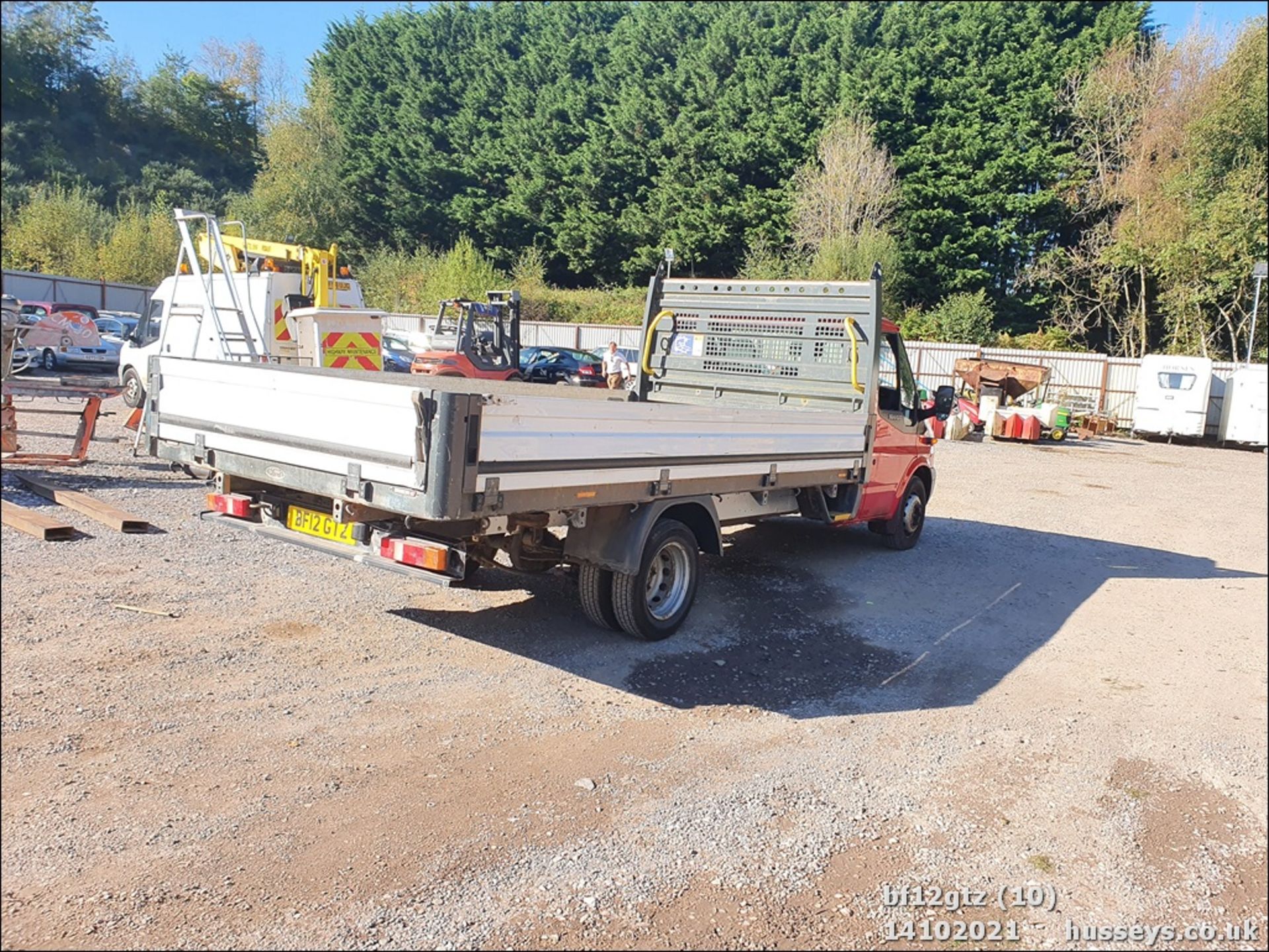 12/12 FORD TRANSIT T350 100 RWD DROPSIDE - 2198cc 2dr (Red) - Image 9 of 18