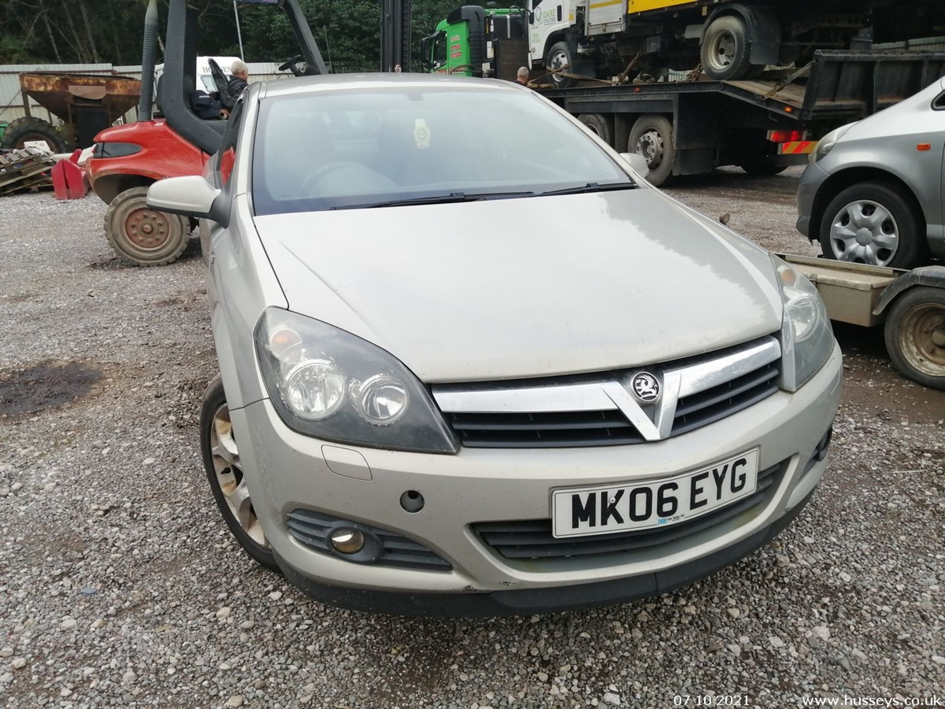 06/06 VAUXHALL ASTRA SXI - 1364cc 3dr Hatchback (Silver) - Image 6 of 26