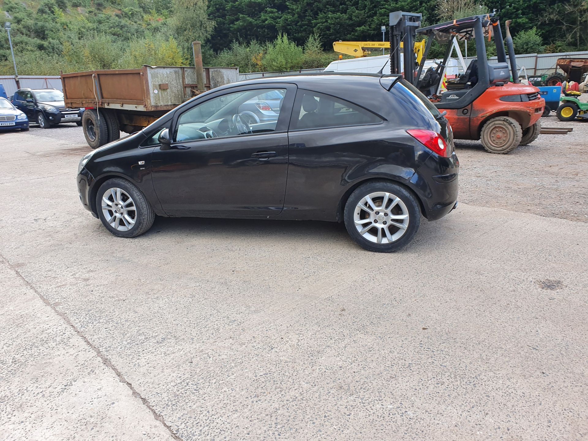 10/60 VAUXHALL CORSA SXI - 1398cc 3dr Hatchback (Black, 78k) - Image 12 of 26