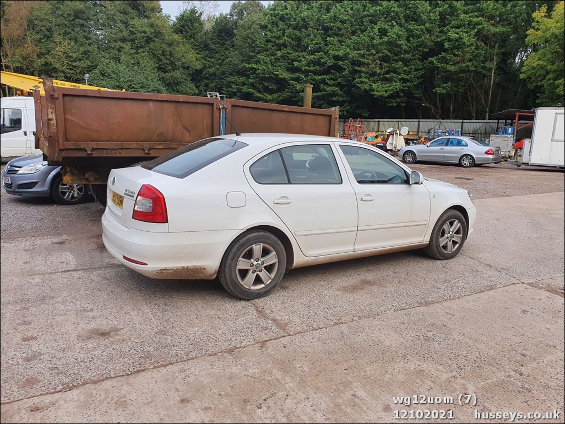 12/12 SKODA OCTAVIA GREENLINE TDI CR - 1598cc 5dr Hatchback (White, 147k) - Image 7 of 16