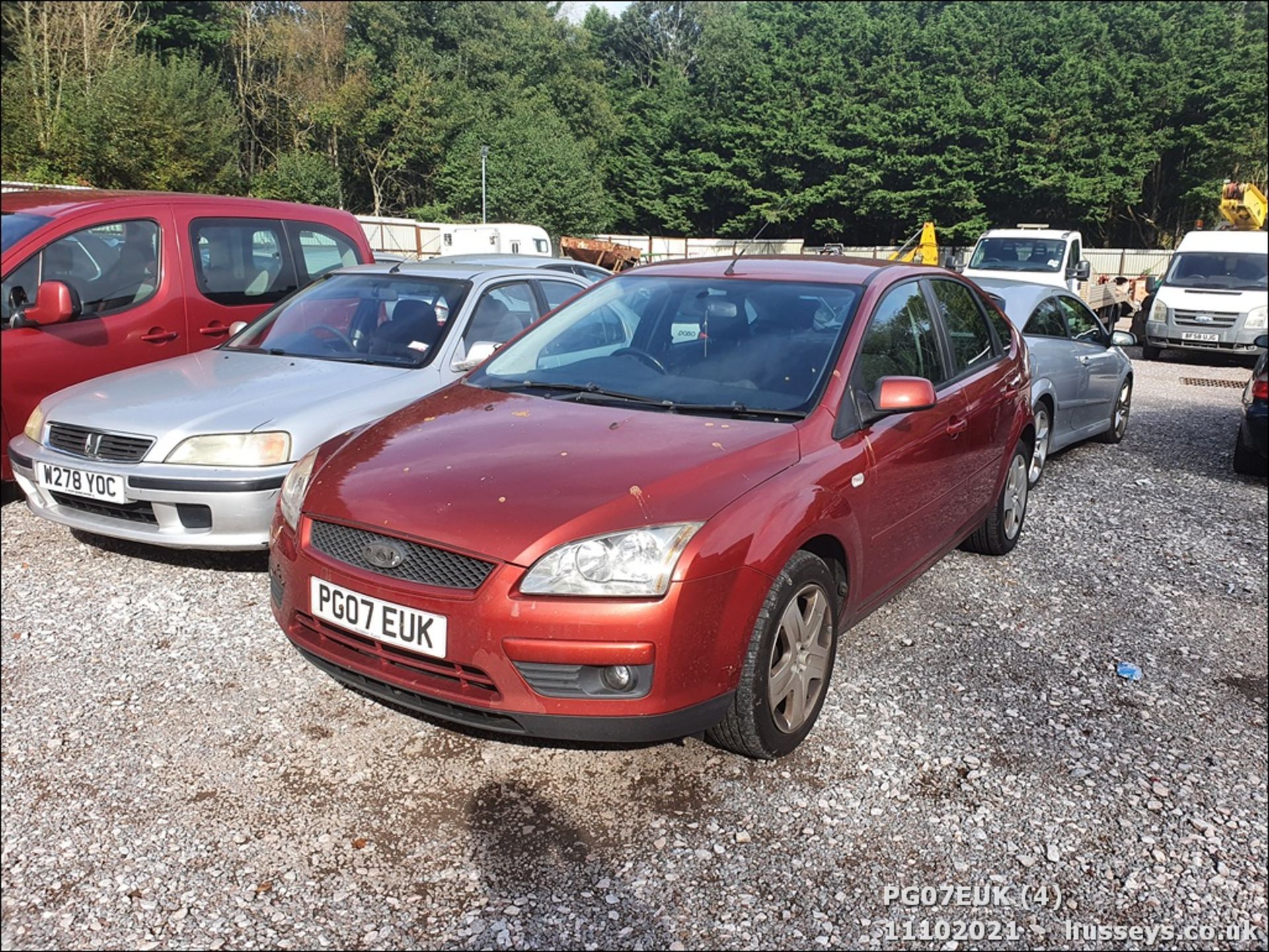 07/07 FORD FOCUS STYLE - 1596cc 5dr Hatchback (Red, 120k) - Image 3 of 13