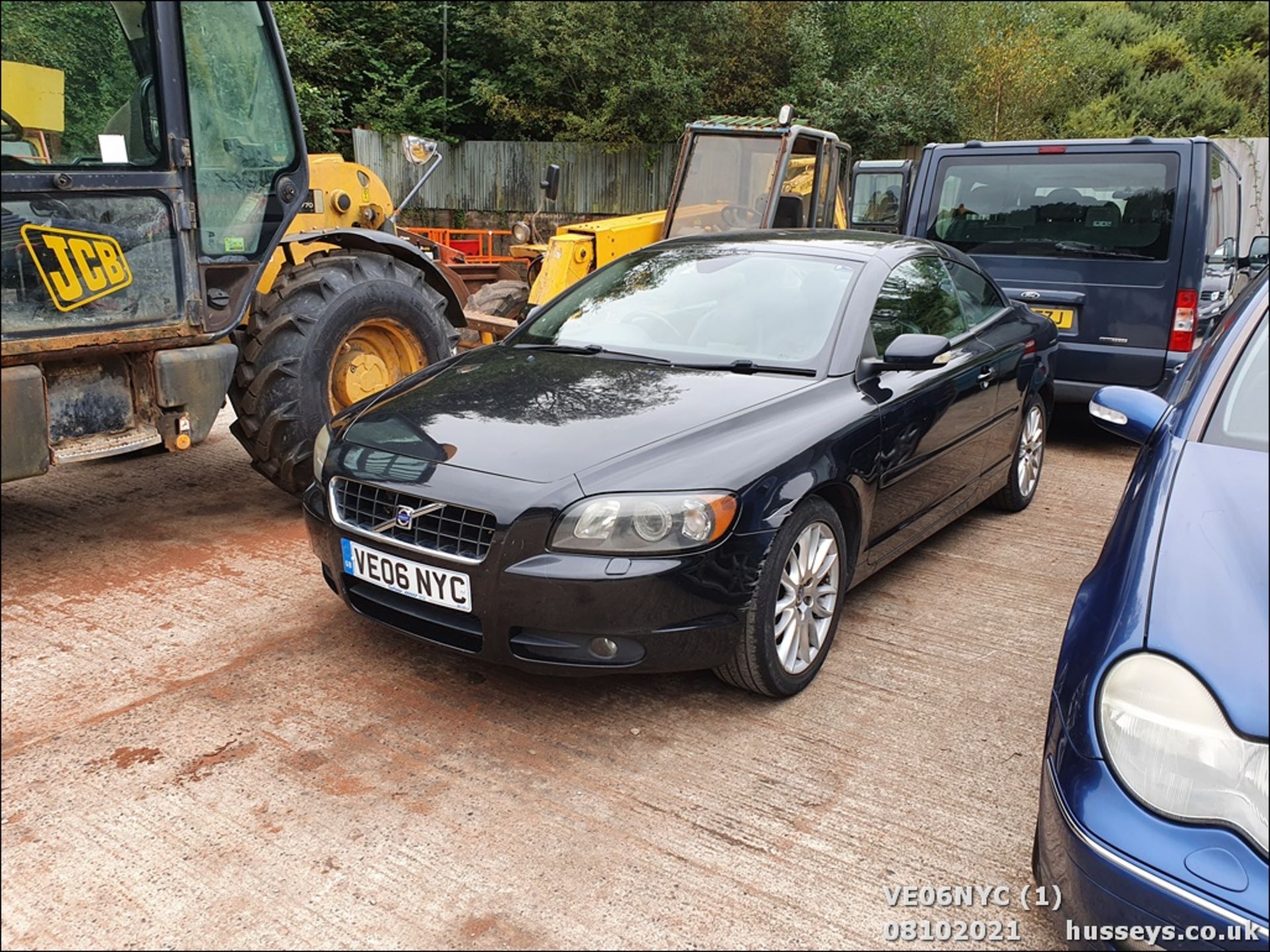 06/06 VOLVO C70 SE AUTO - 2435cc 2dr Convertible (Black, 115k) - Image 2 of 18