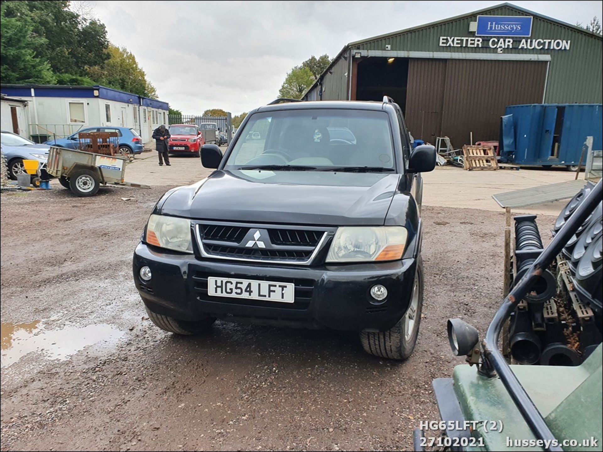 04/54 MITSUBISHI SHOGUN DI-D EQIP 4WRK SWB - 3200cc 4x4 (Black, 107k) - Image 2 of 19