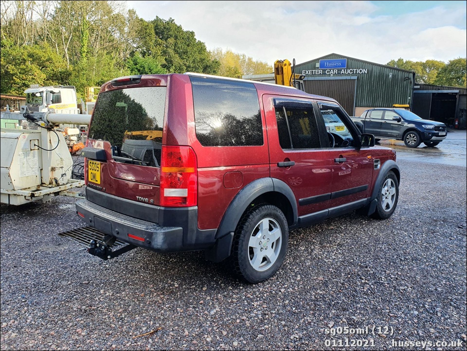 05/05 LAND ROVER DISCOVERY 3 TDV6 S - 2720cc 5dr Estate (Red, 152k) - Image 12 of 13